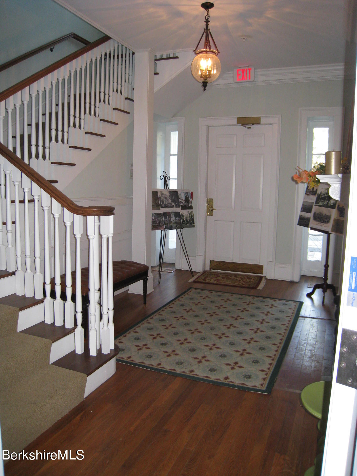 33 Maplewood Ave, 305