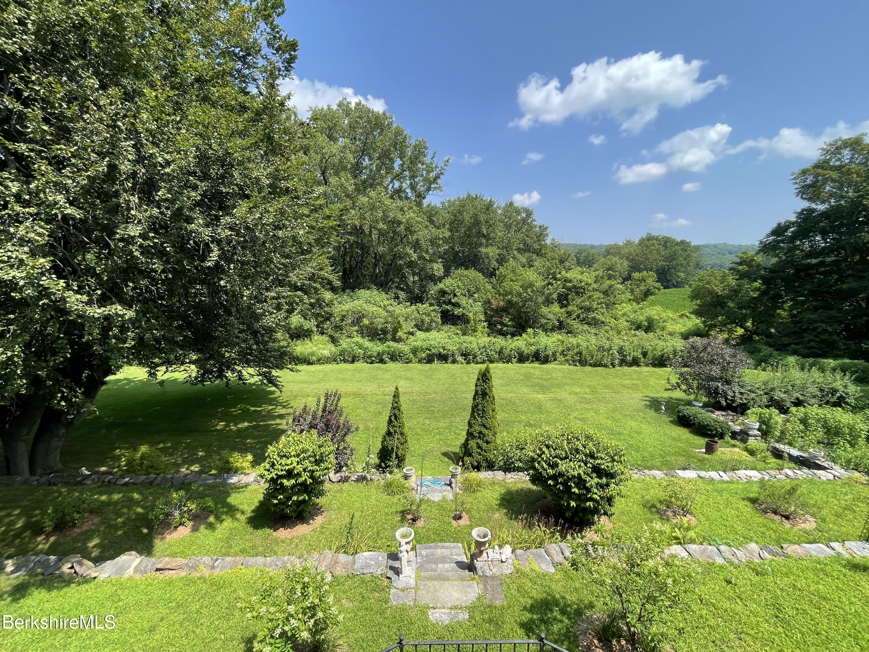 616 Sheffield Plain Rd