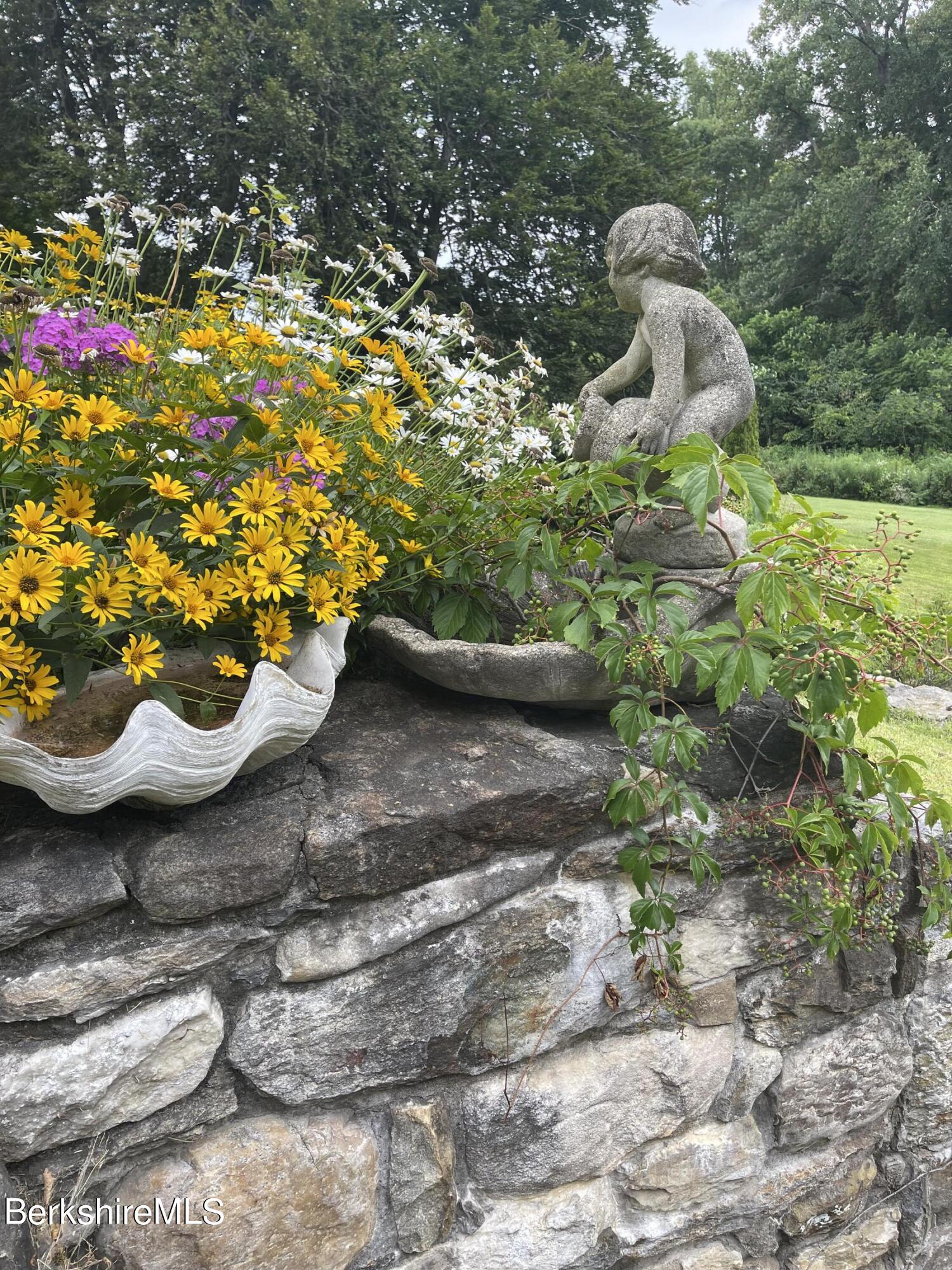 616 Sheffield Plain Rd