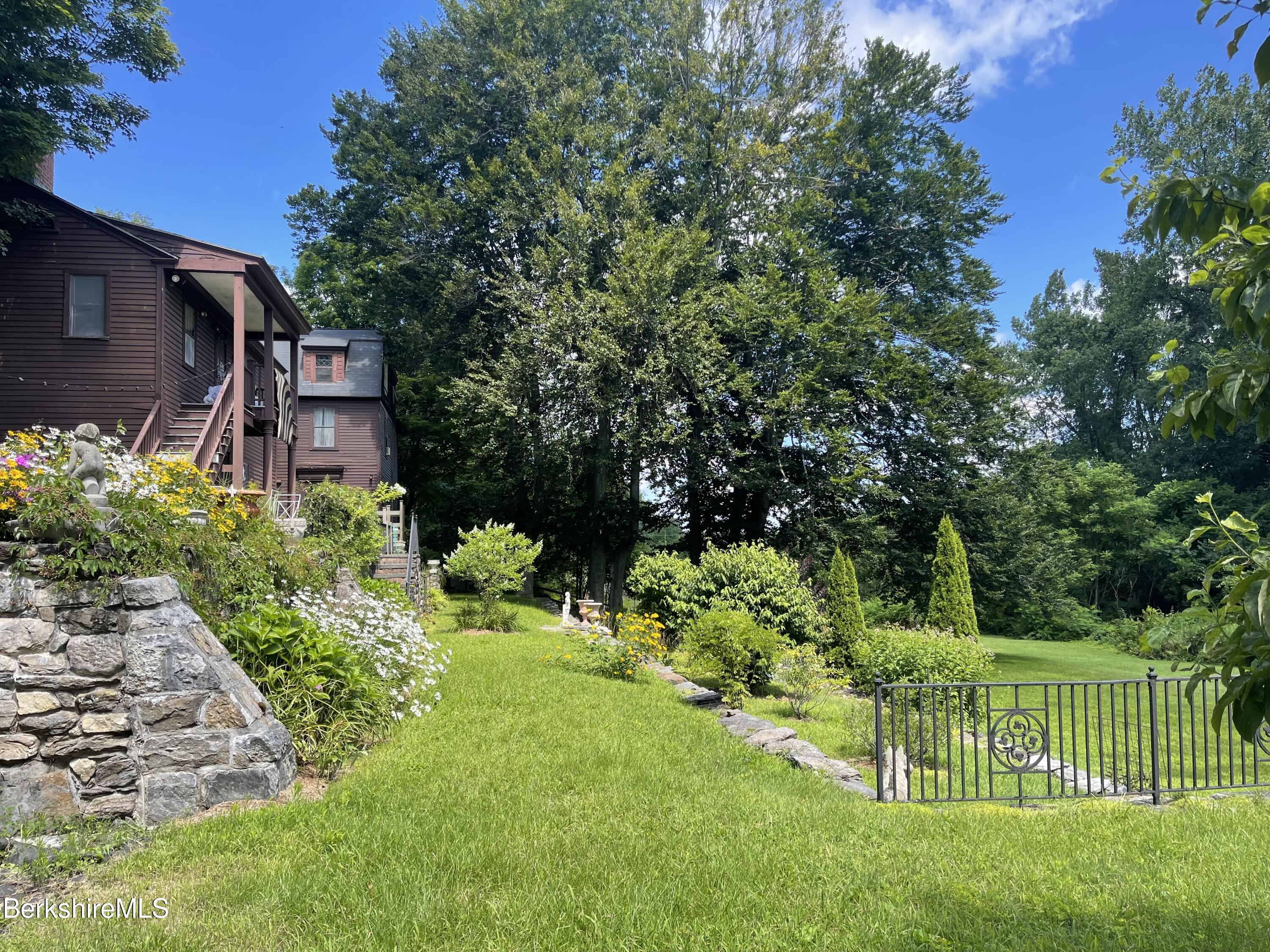 616 Sheffield Plain Rd