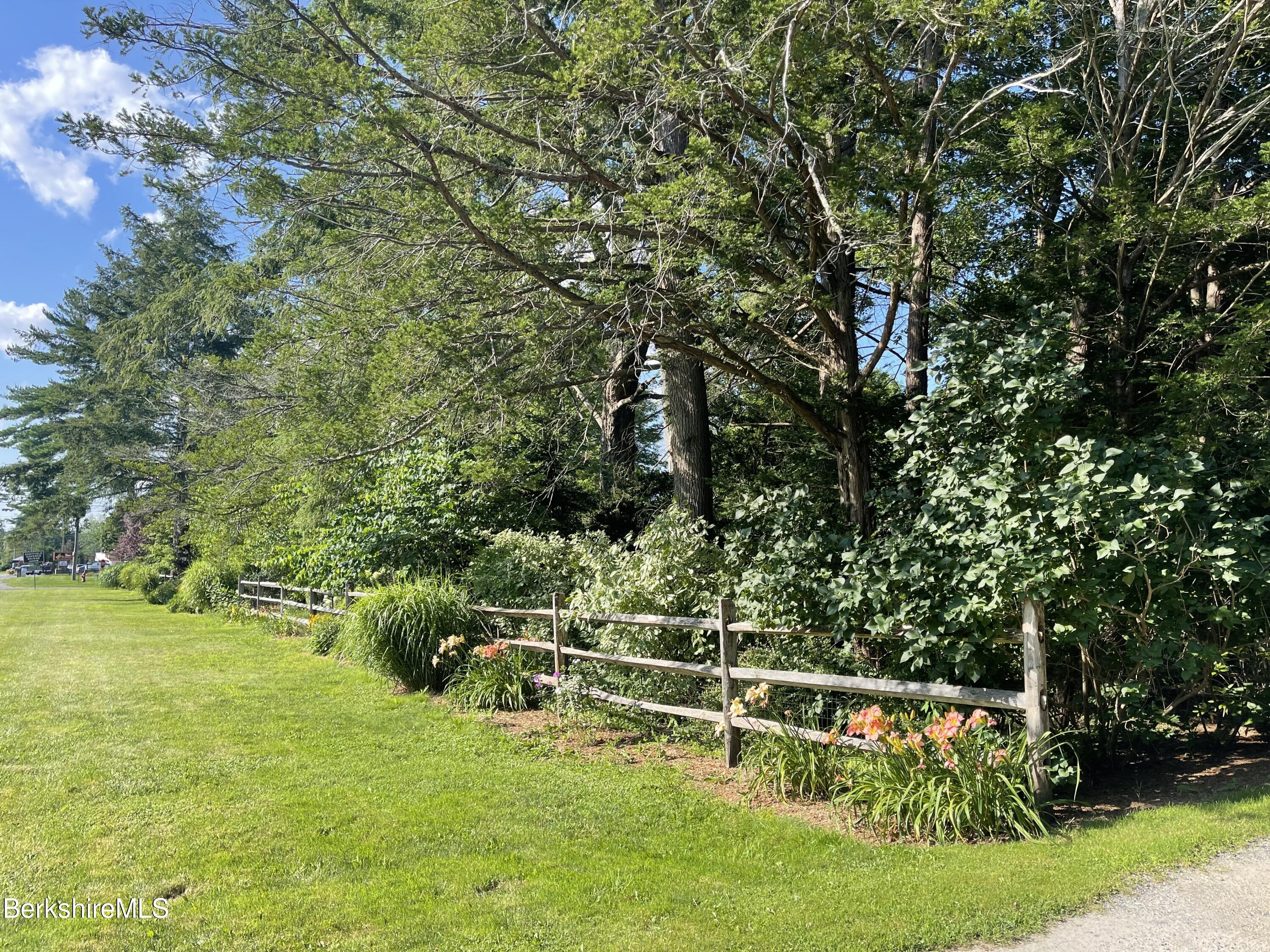 616 Sheffield Plain Rd