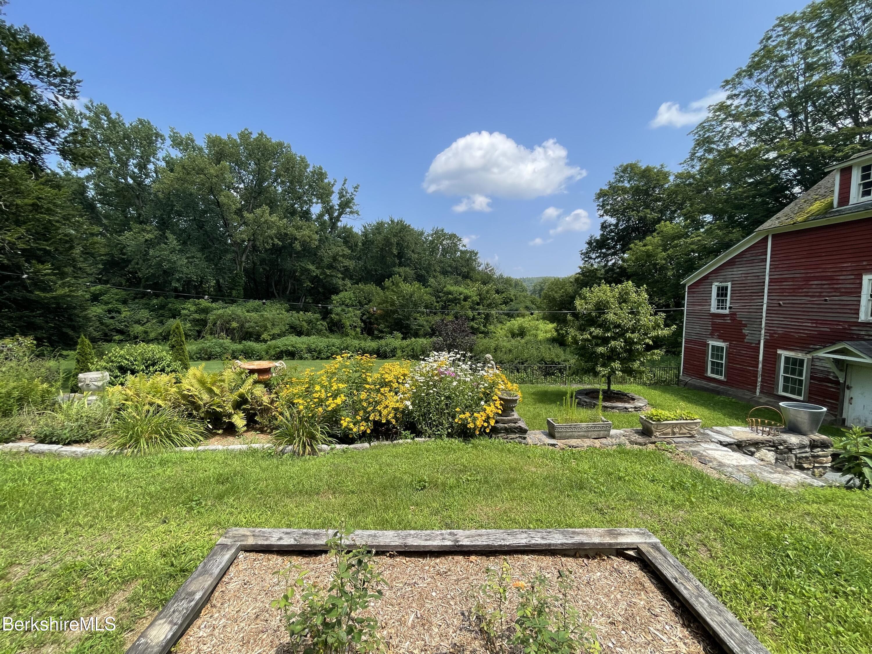 616 Sheffield Plain Rd