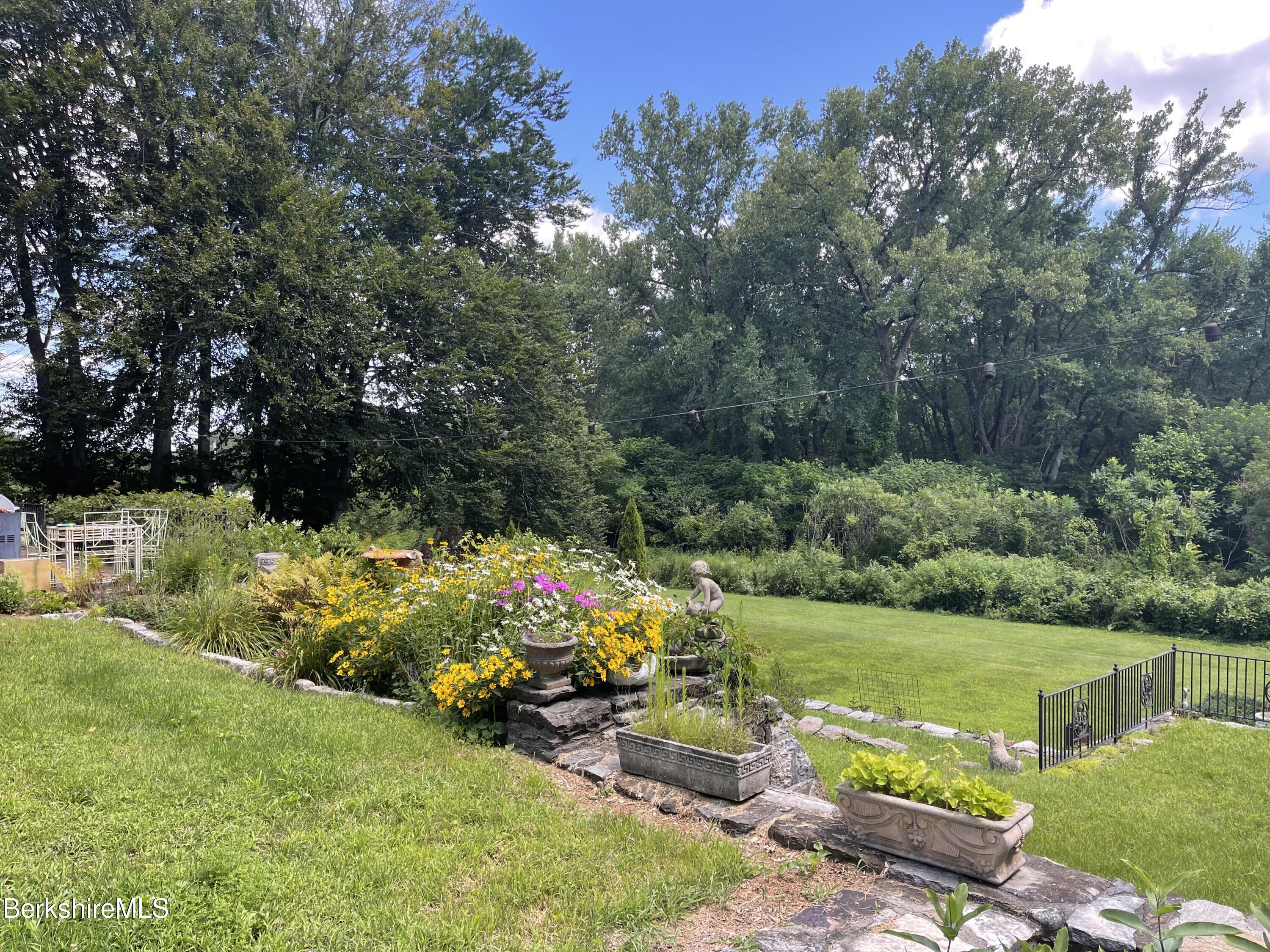 616 Sheffield Plain Rd