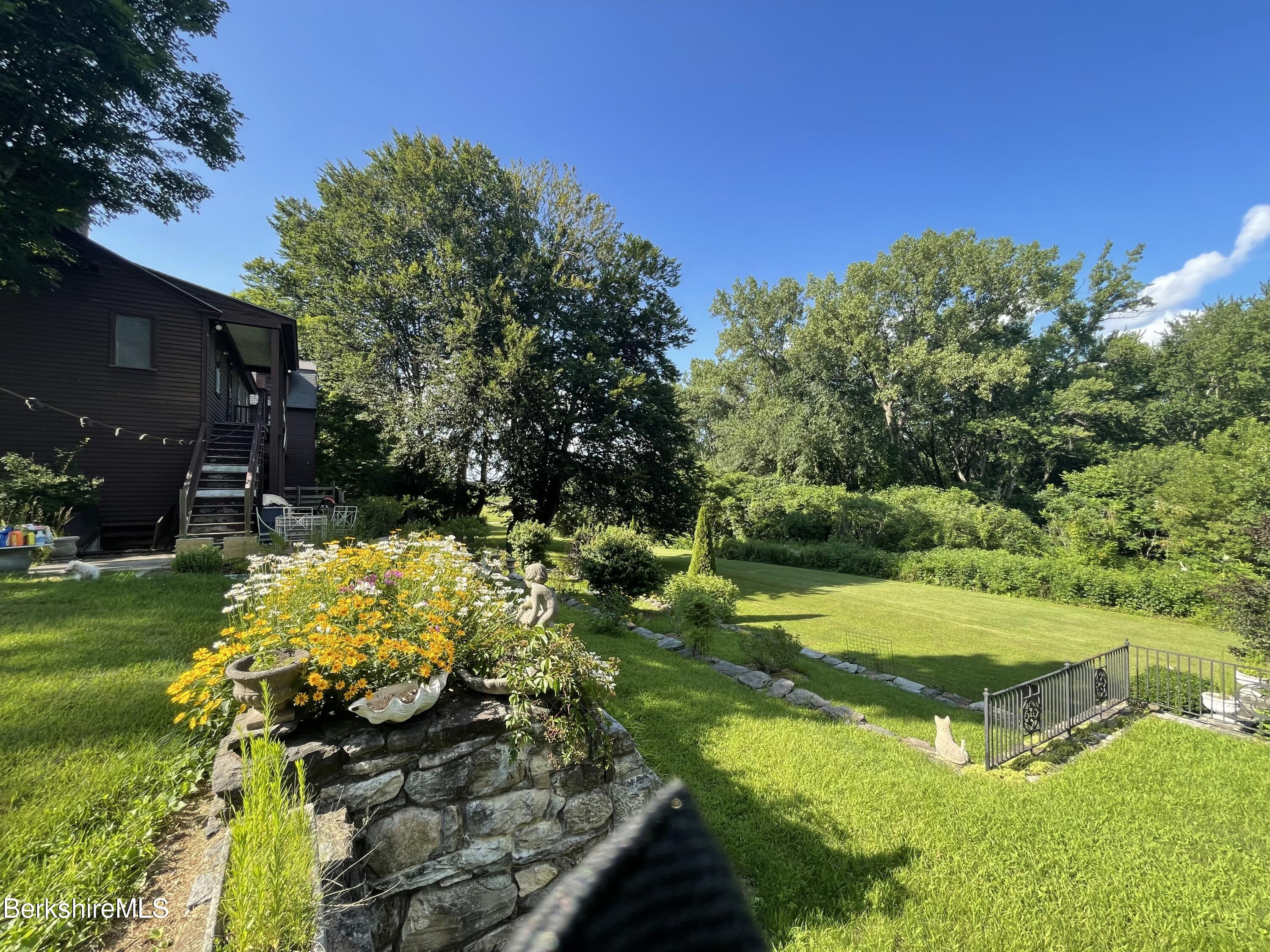 616 Sheffield Plain Rd