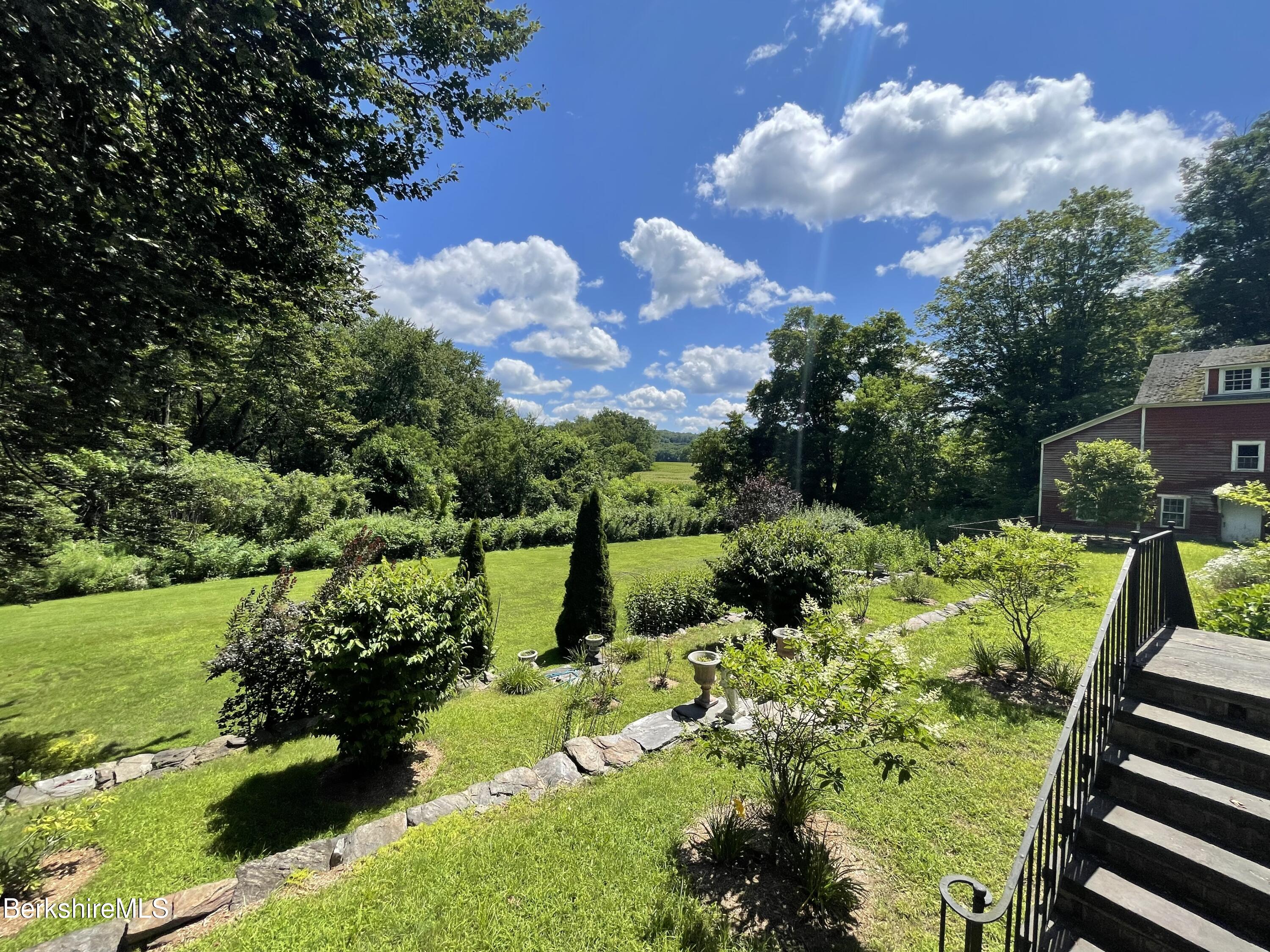 616 Sheffield Plain Rd