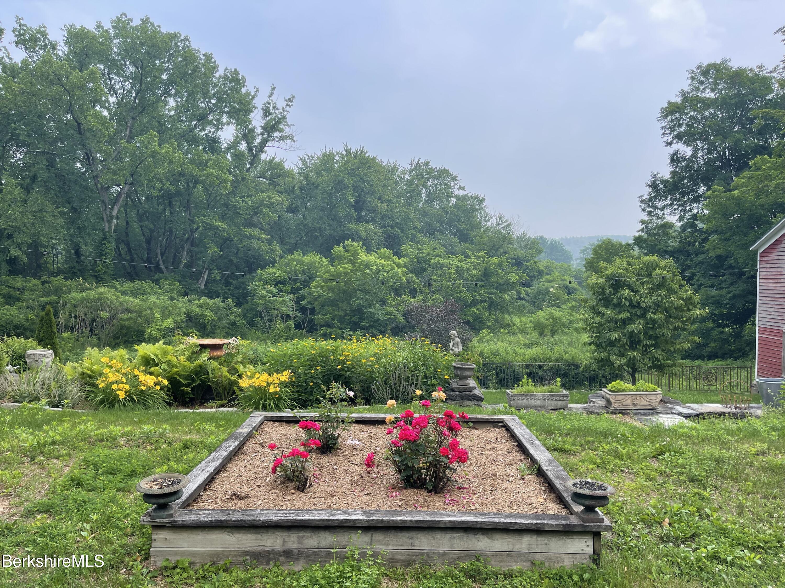 616 Sheffield Plain Rd