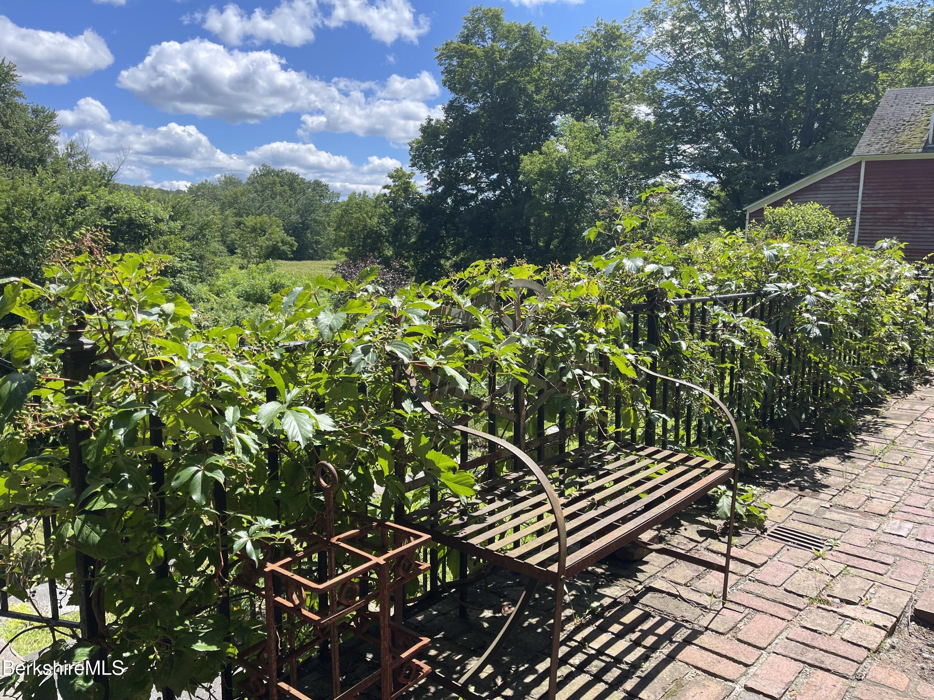 616 Sheffield Plain Rd