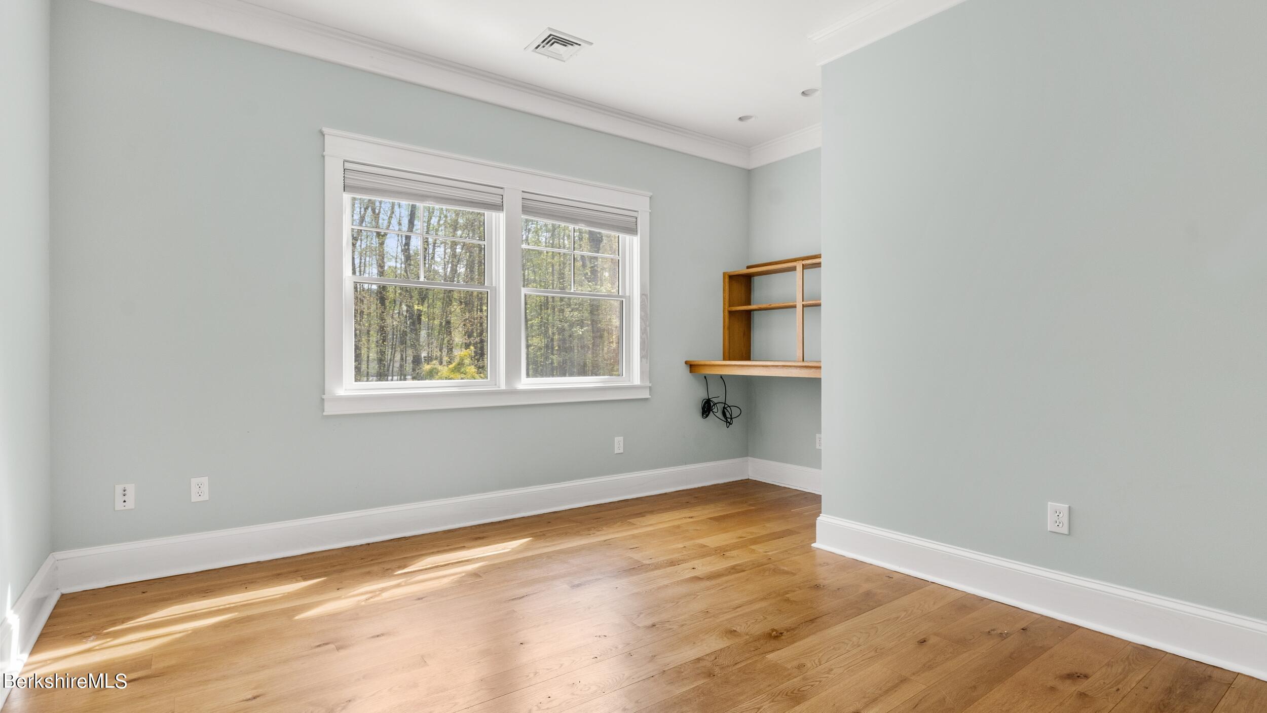 206 Hillsdale Rd