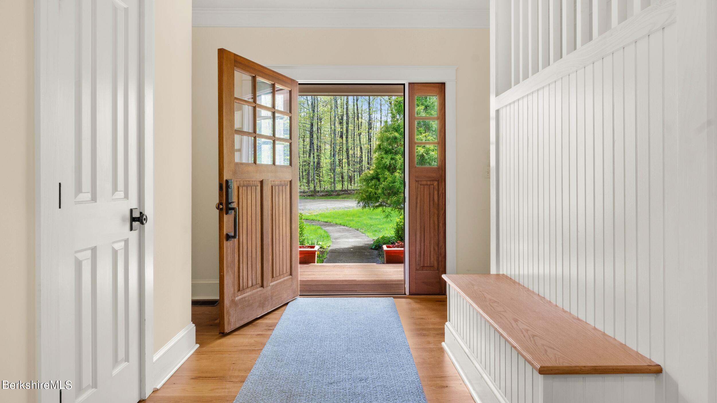 206 Hillsdale Rd