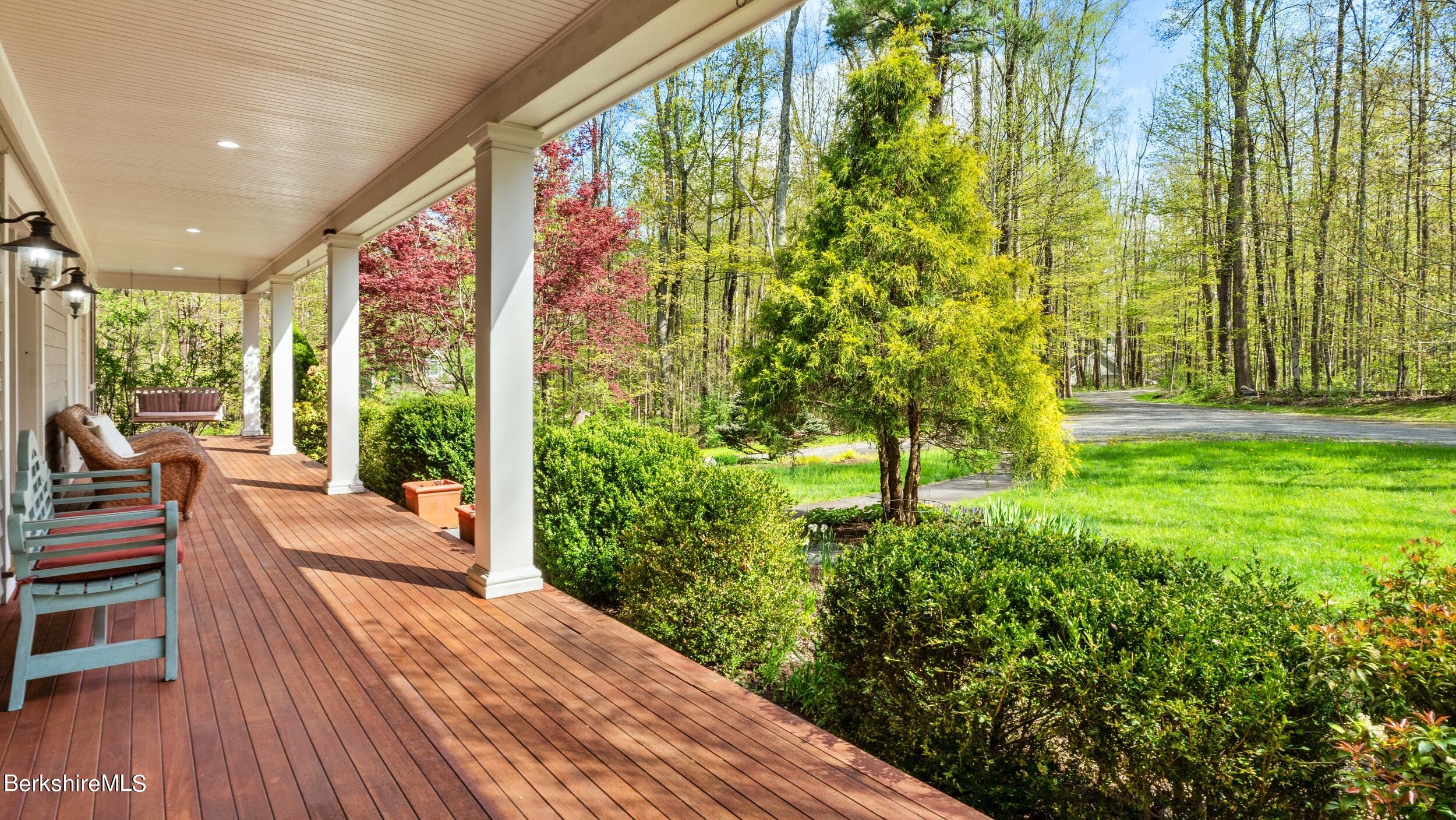 206 Hillsdale Rd