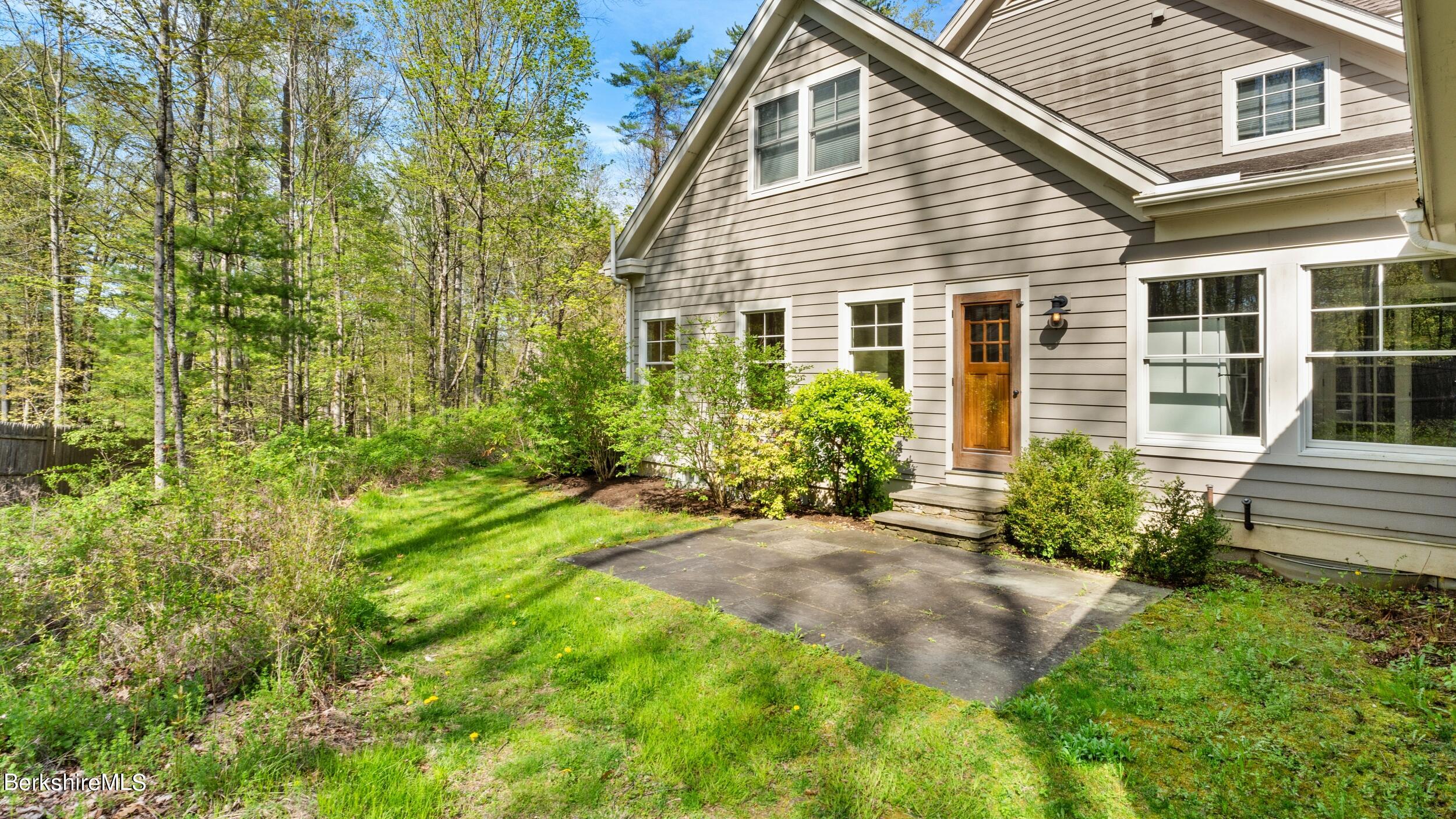 206 Hillsdale Rd