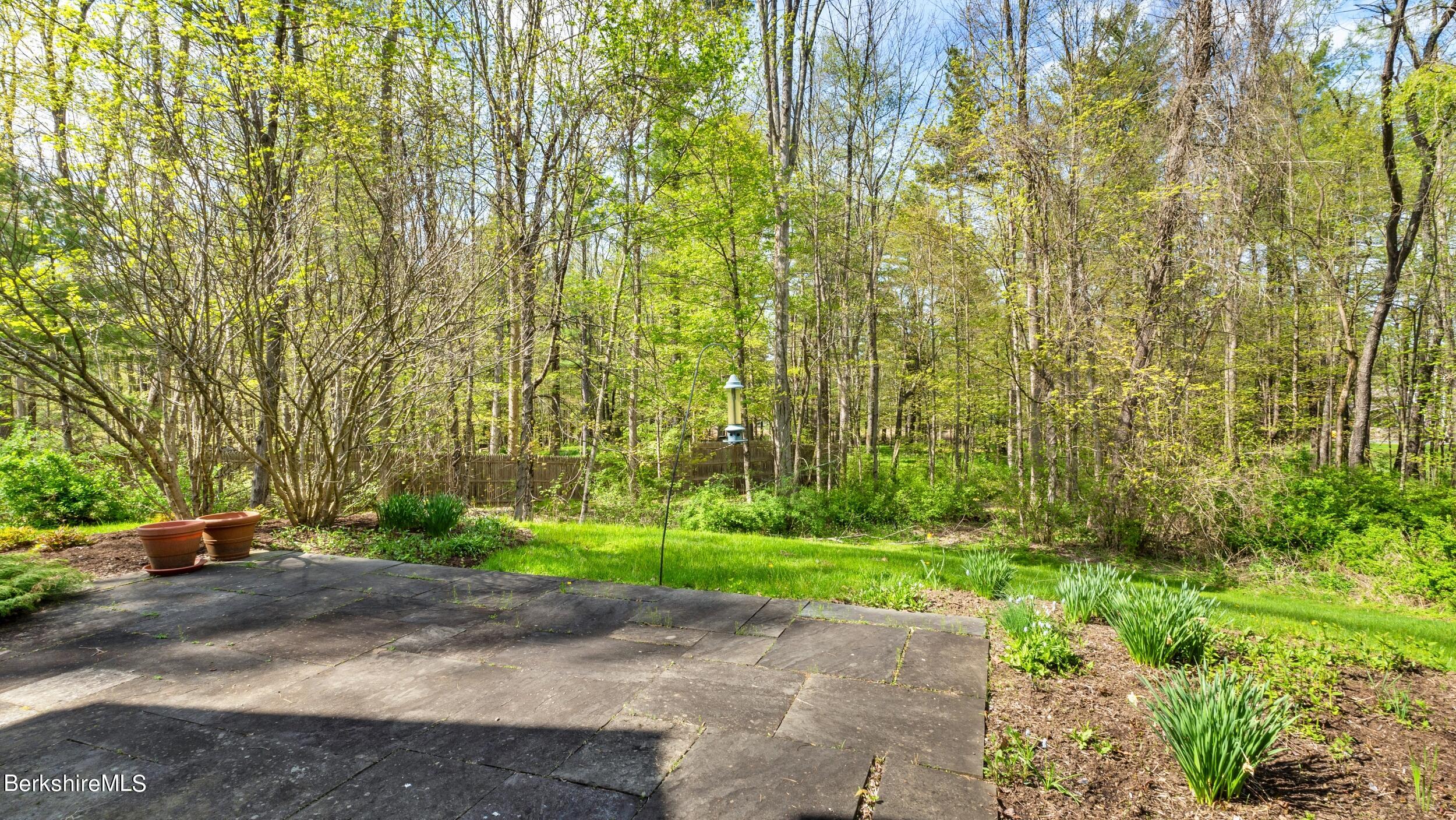 206 Hillsdale Rd