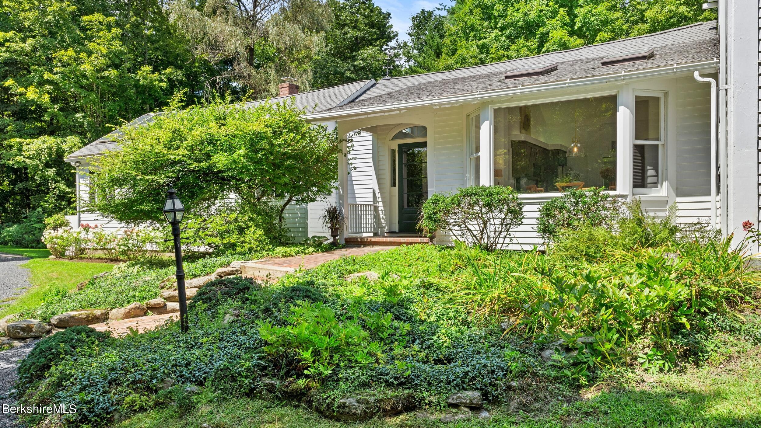 1277 Hartsville Mill River Rd