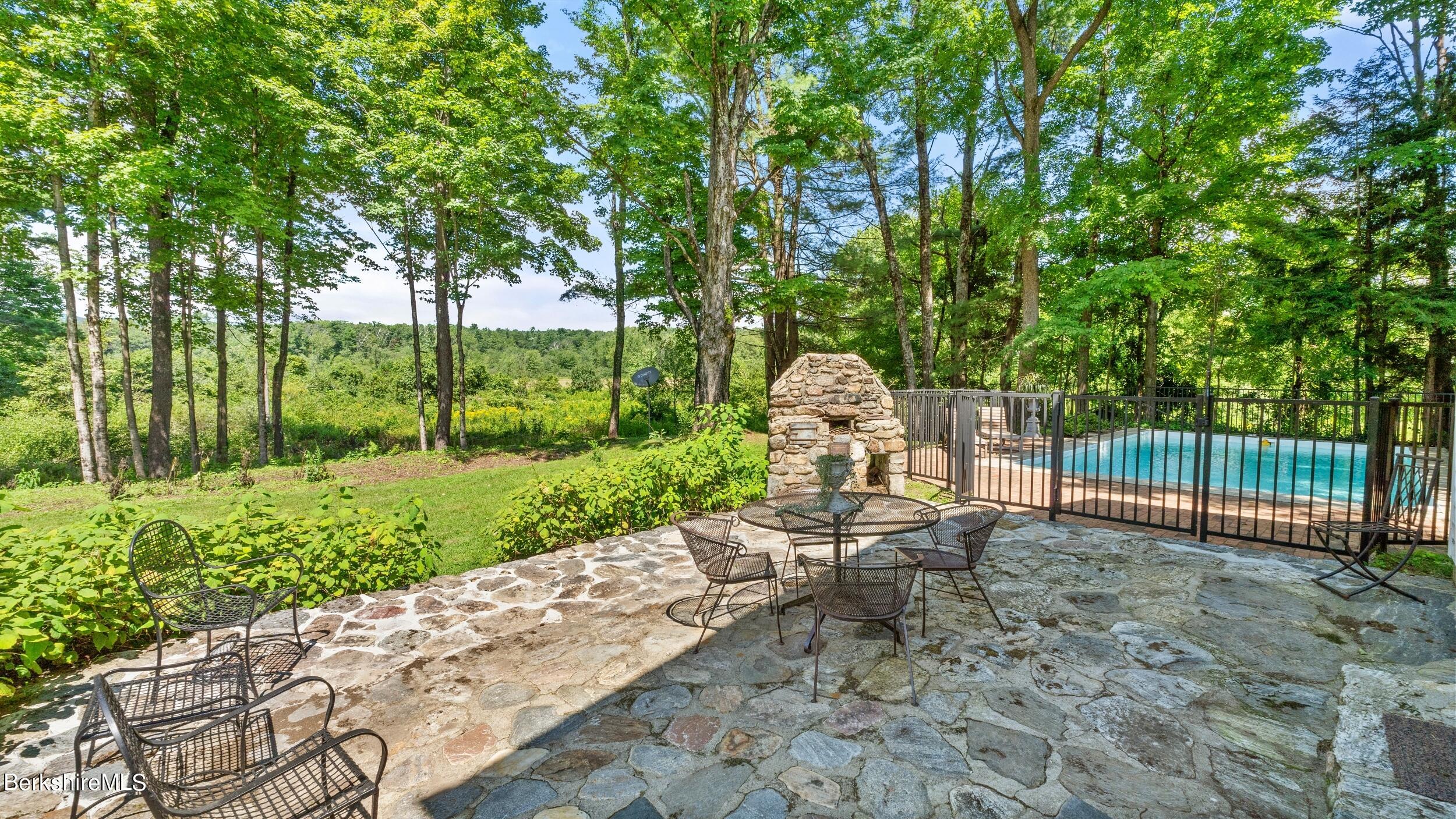 1277 Hartsville Mill River Rd