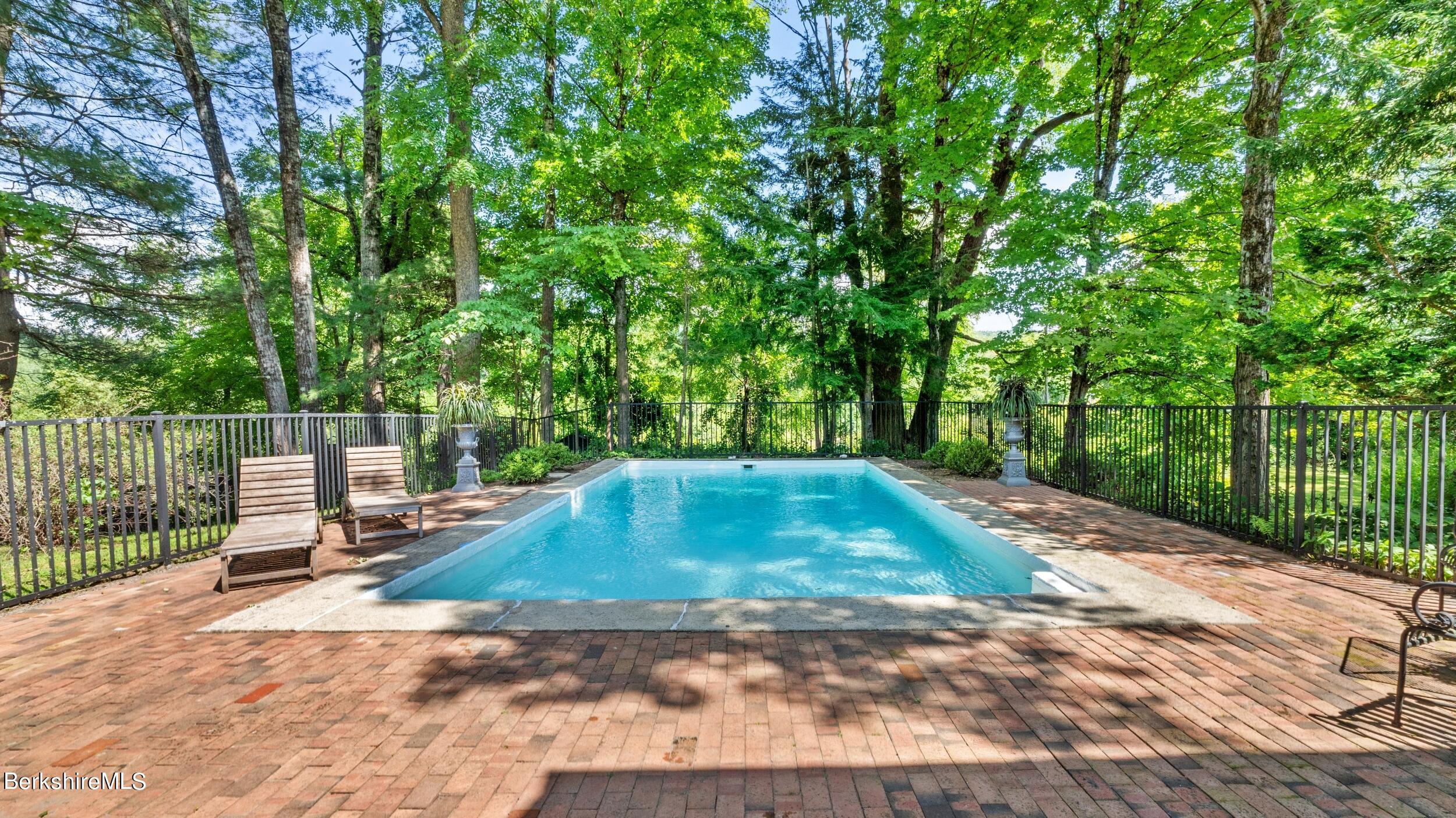 1277 Hartsville Mill River Rd