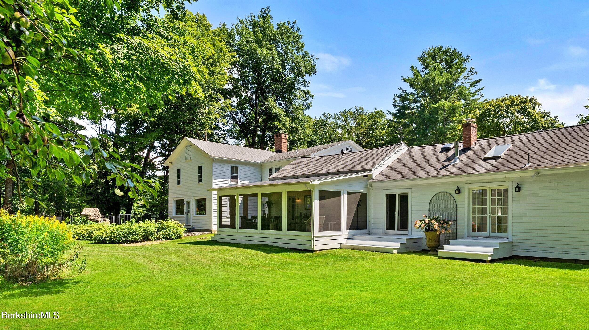 1277 Hartsville Mill River Rd