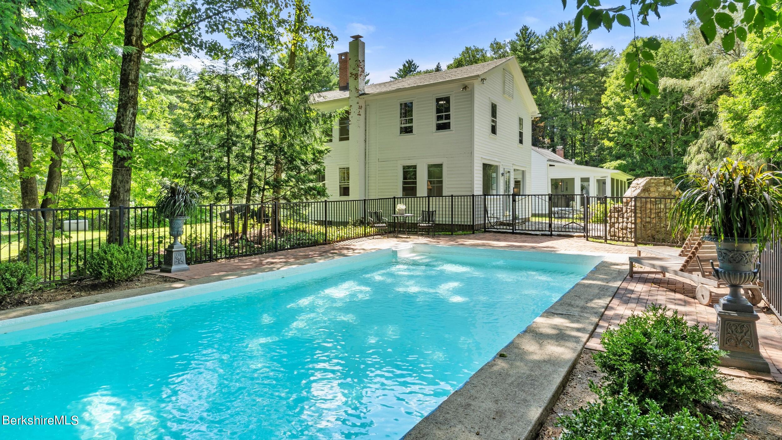 1277 Hartsville Mill River Rd