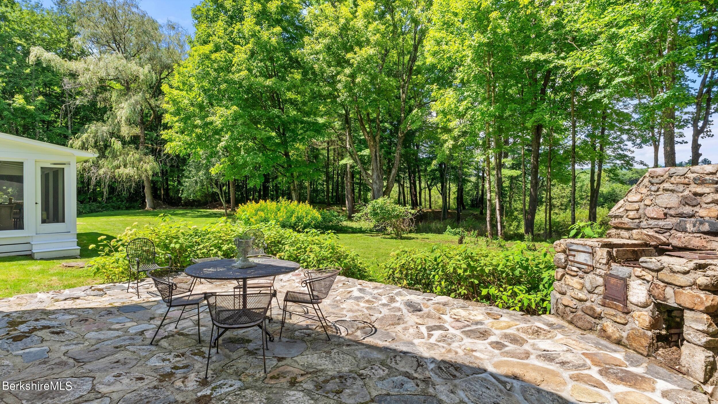 1277 Hartsville Mill River Rd