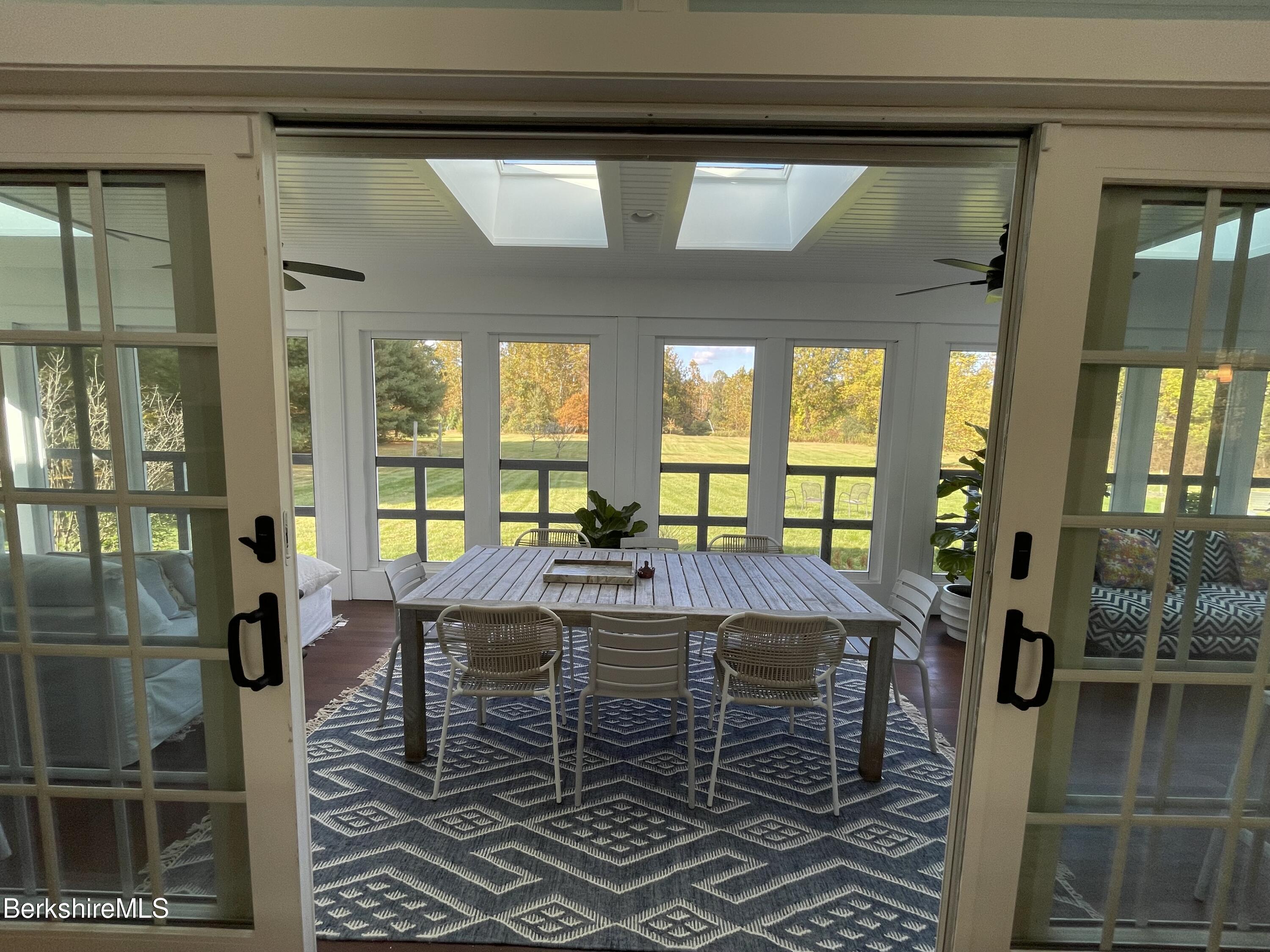 124 Egremont Plain Rd