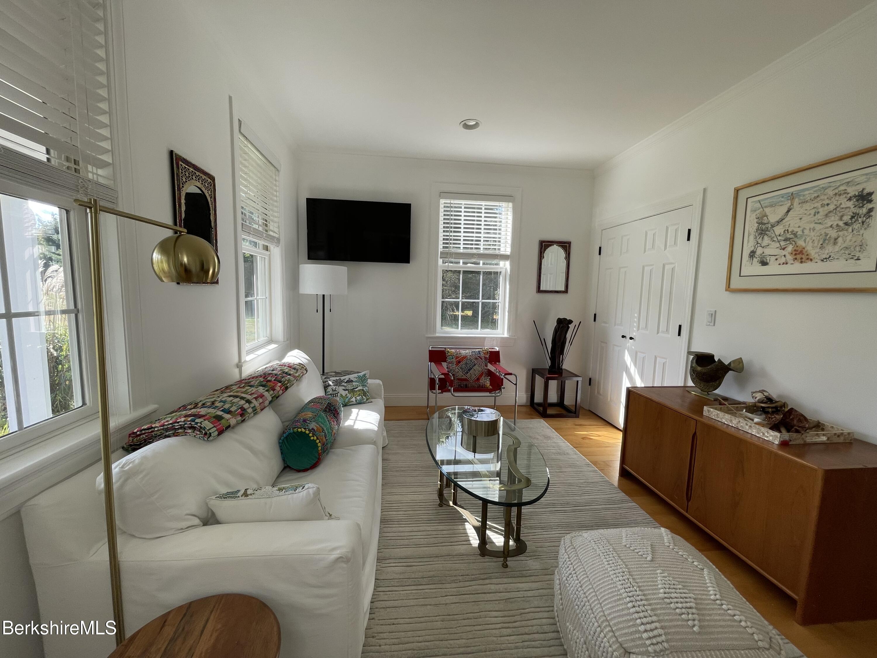 124 Egremont Plain Rd