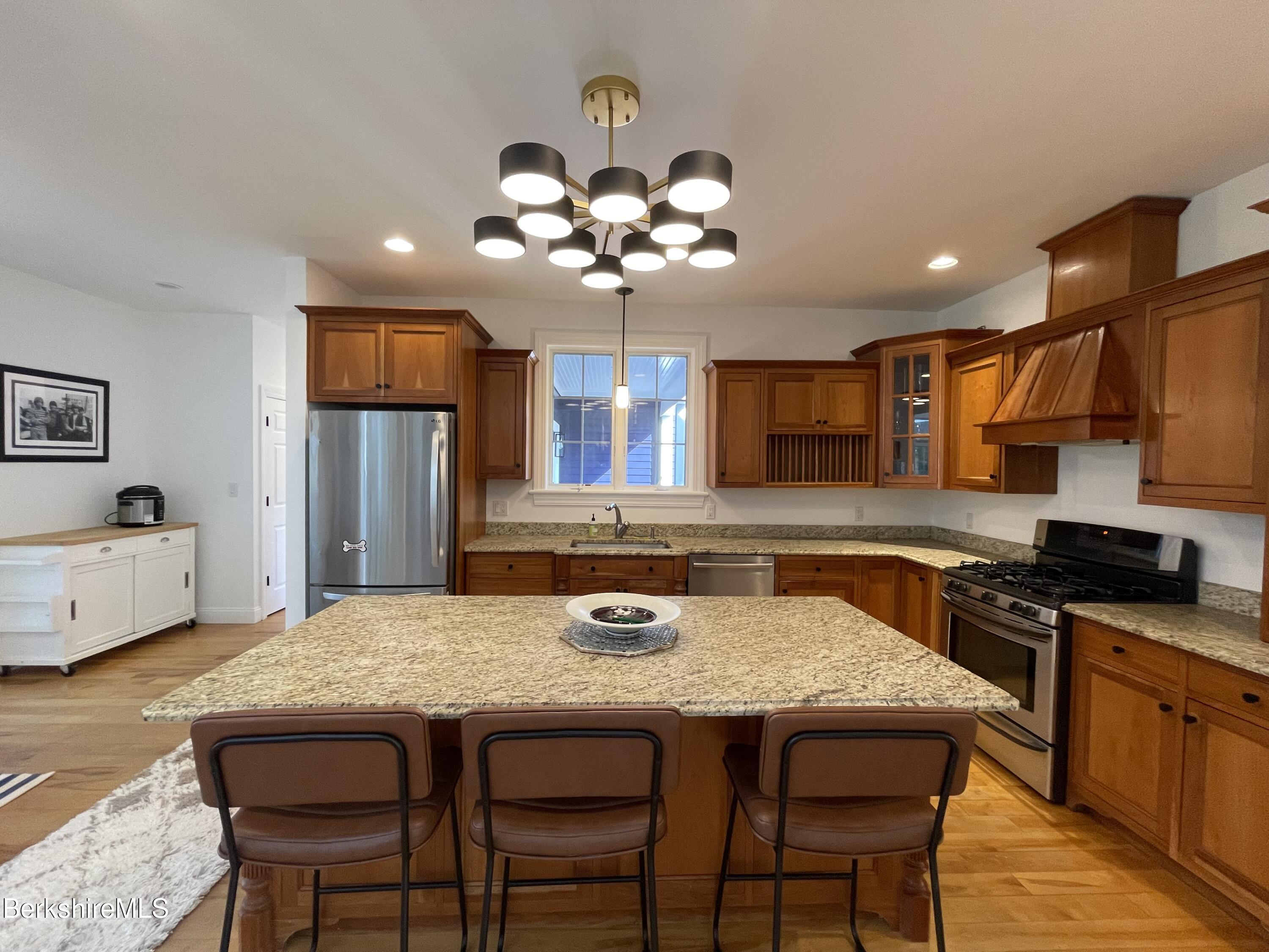 124 Egremont Plain Rd