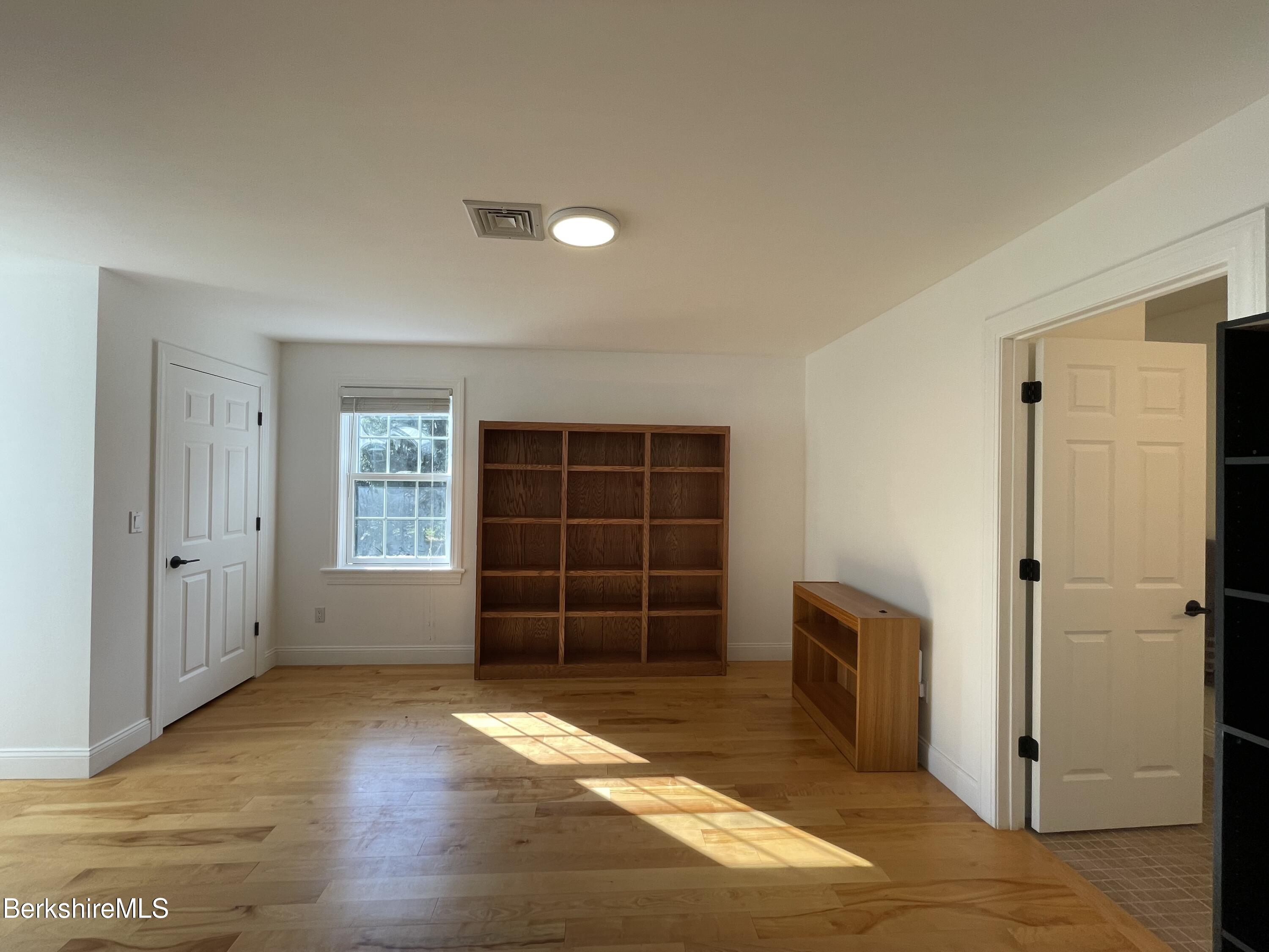 124 Egremont Plain Rd