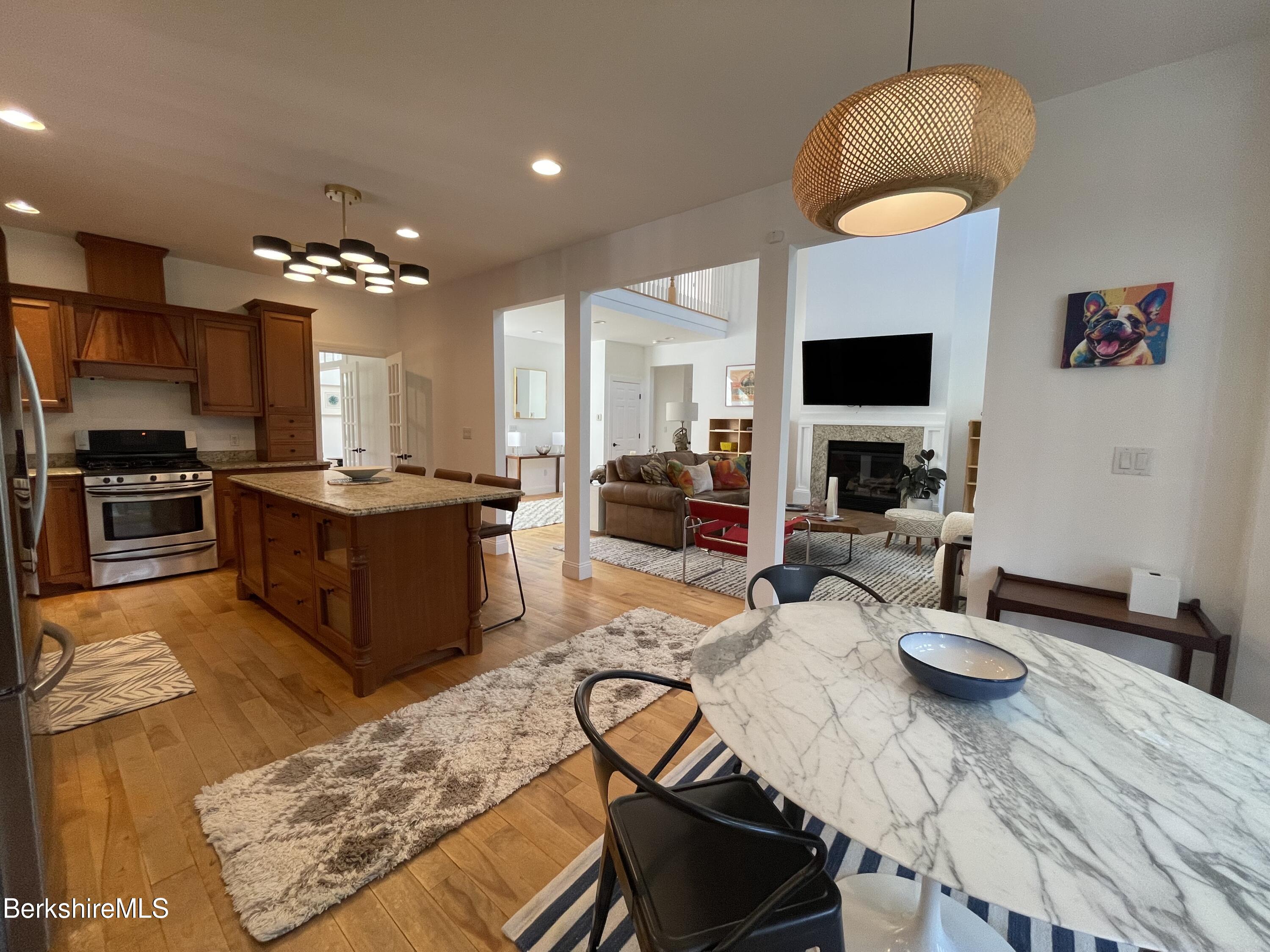 124 Egremont Plain Rd