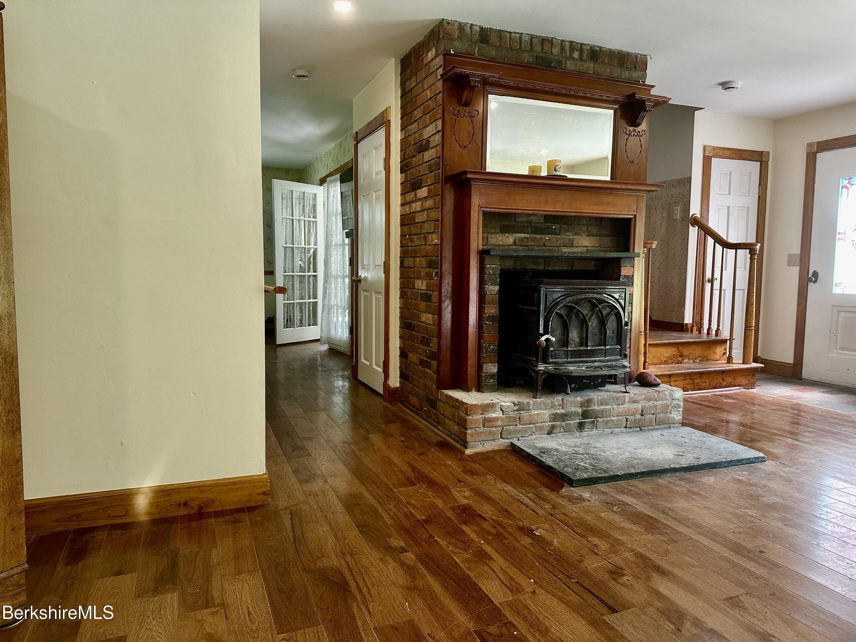 1689 East Windsor Rd