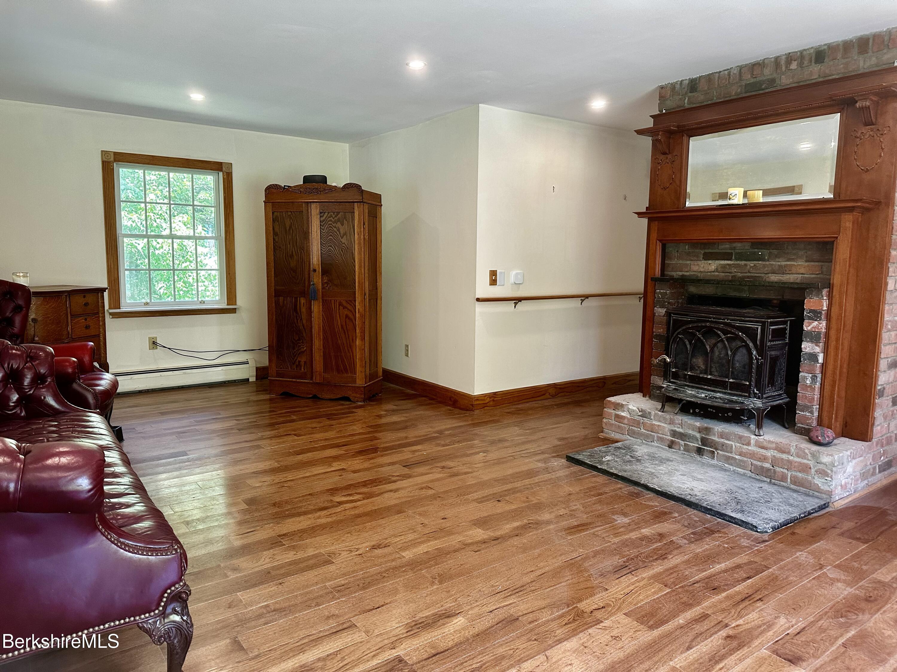 1689 East Windsor Rd