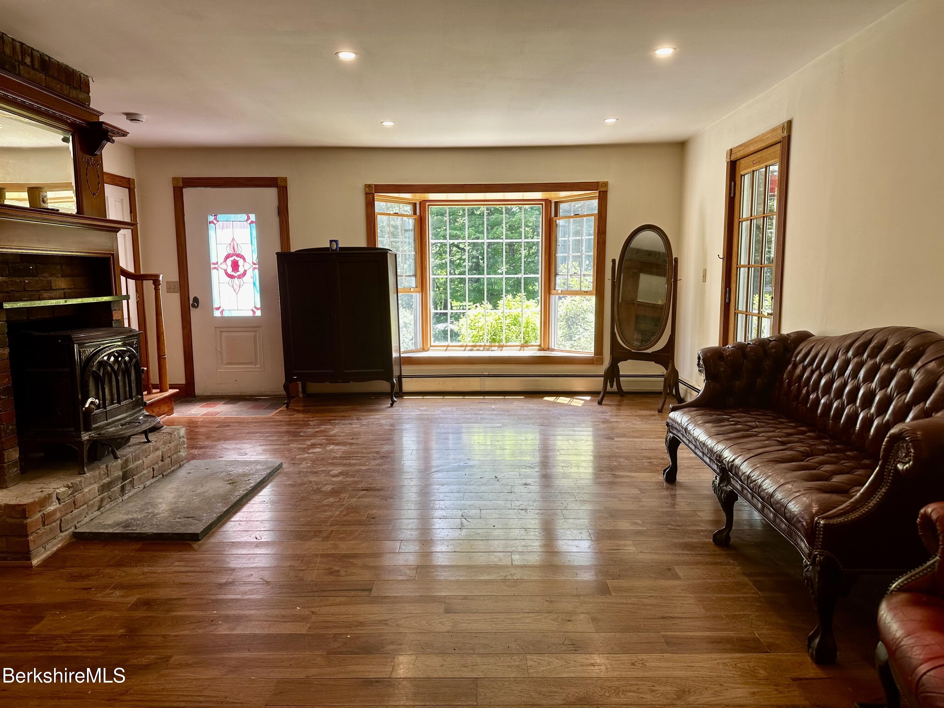 1689 East Windsor Rd