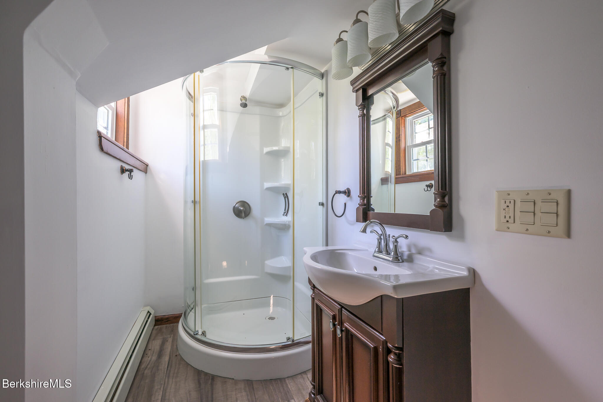 35 Chapman Rd