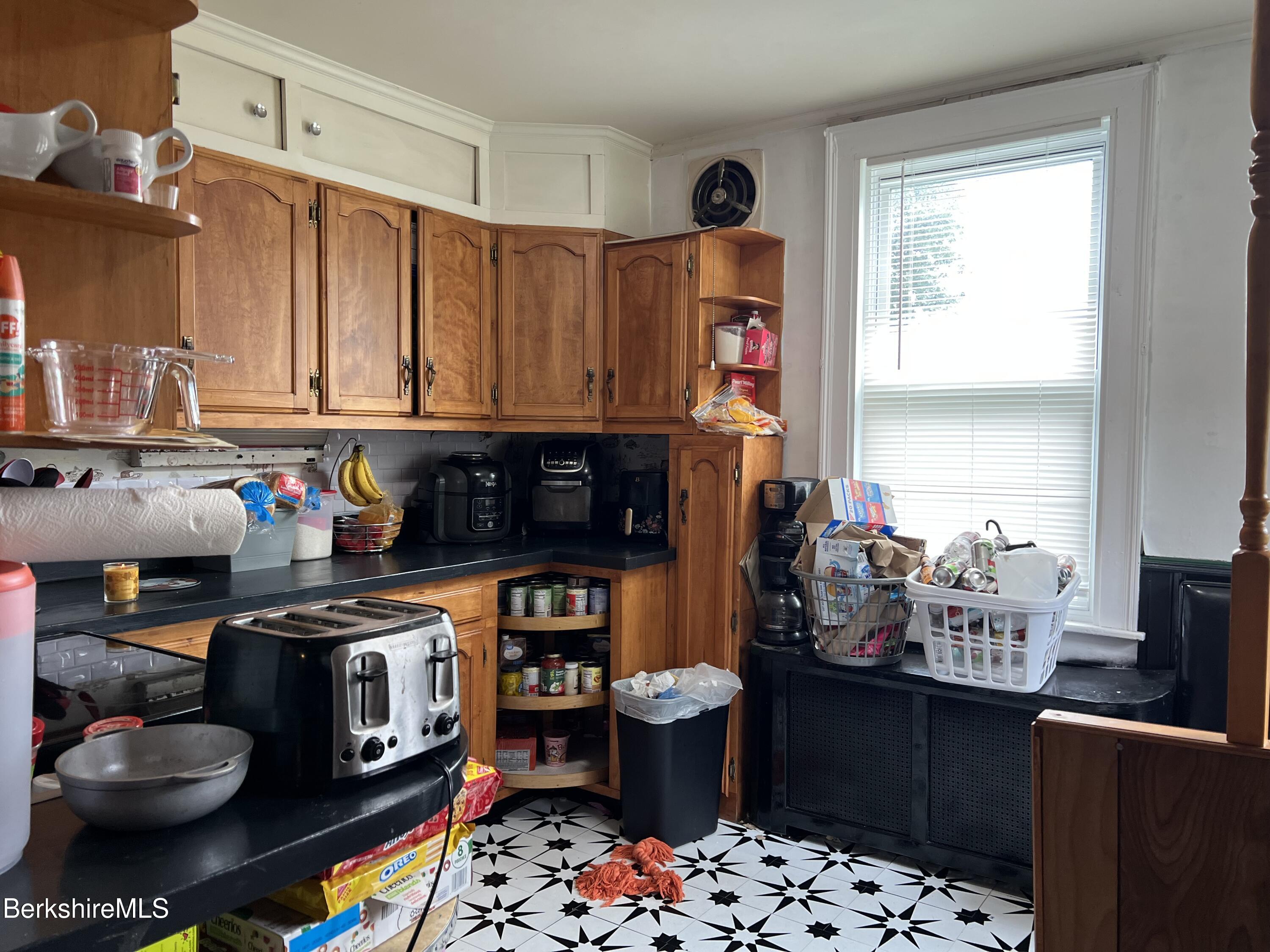 261-263 Pomeroy Ave