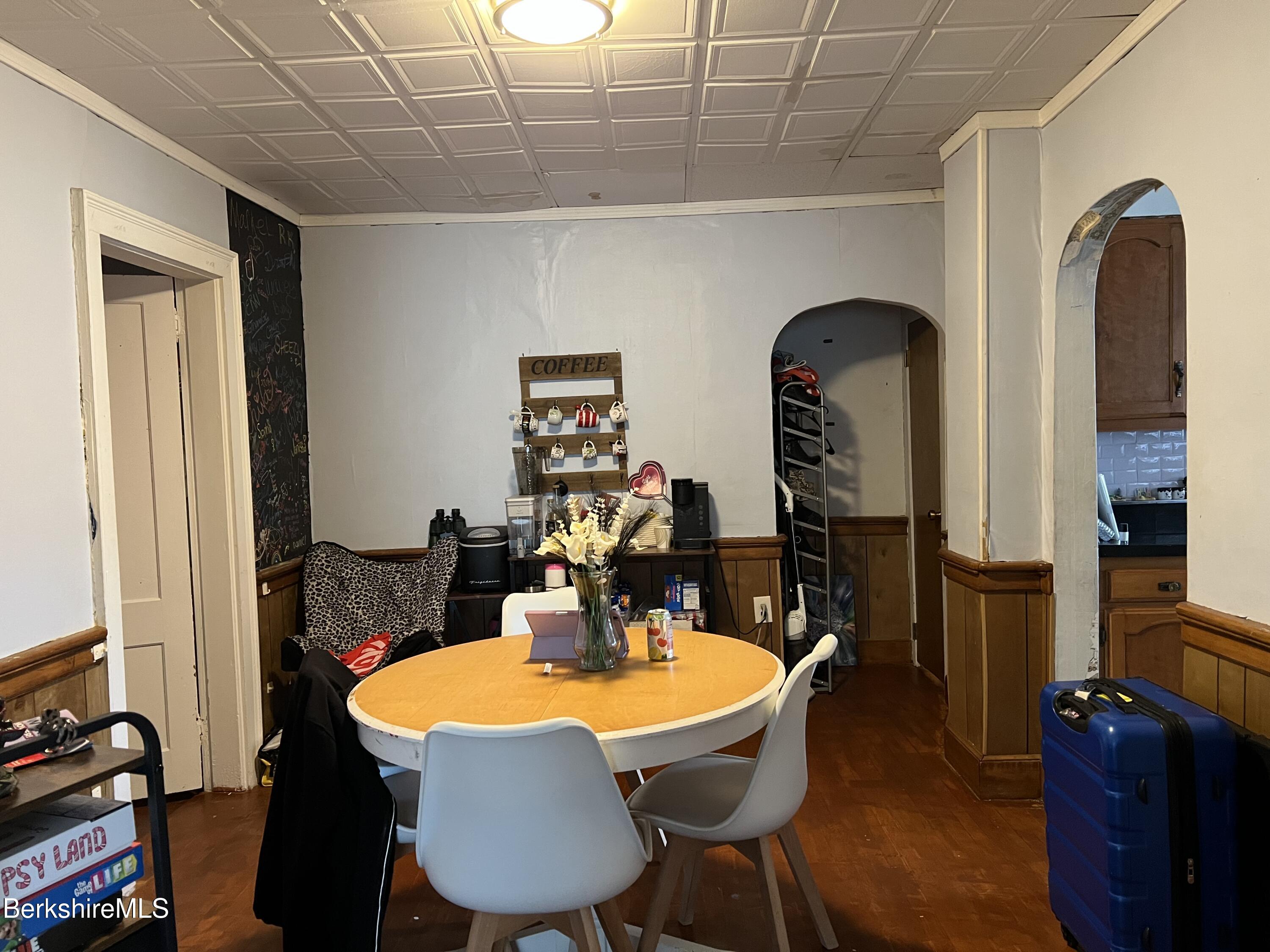261-263 Pomeroy Ave