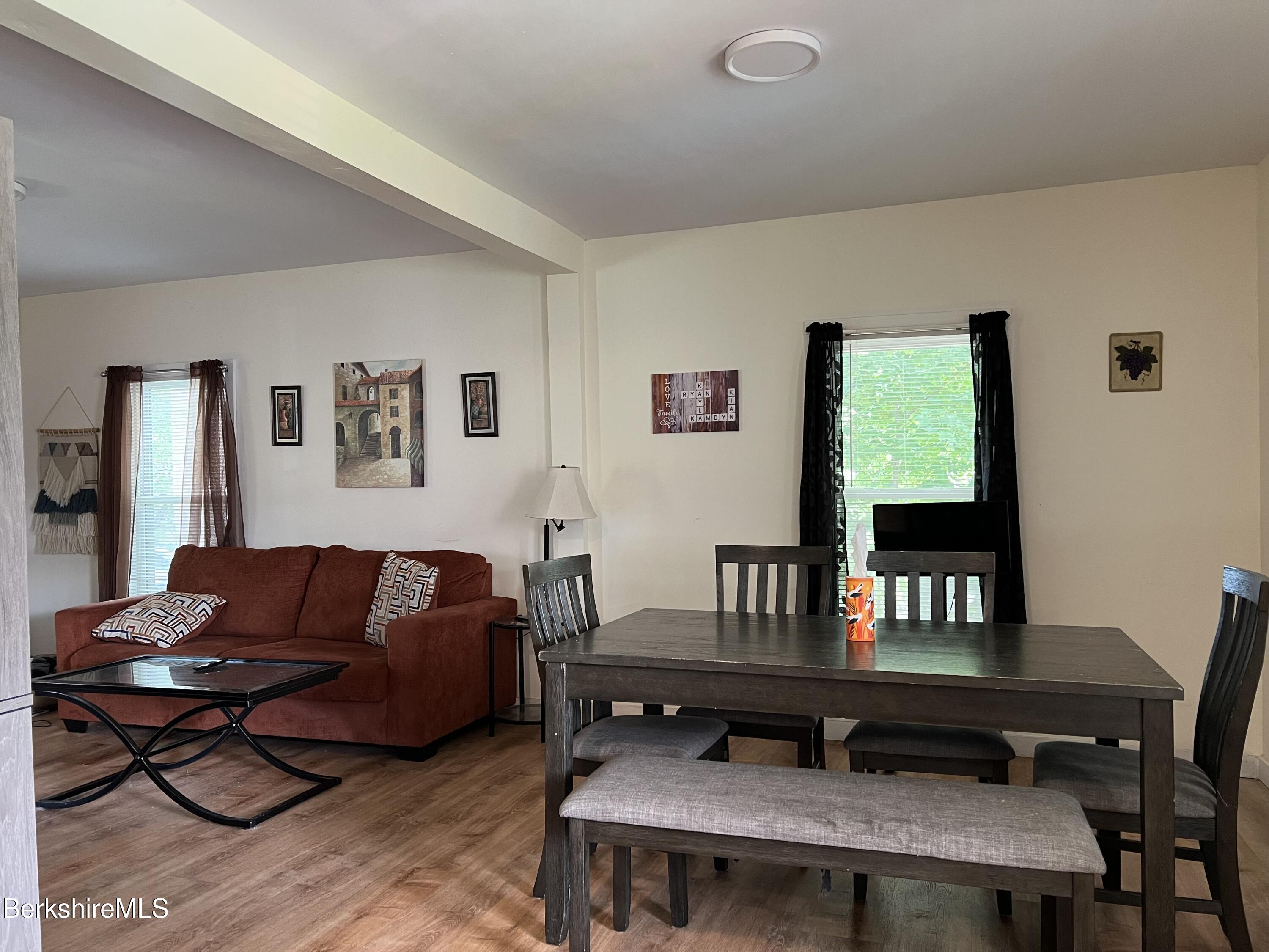 261-263 Pomeroy Ave