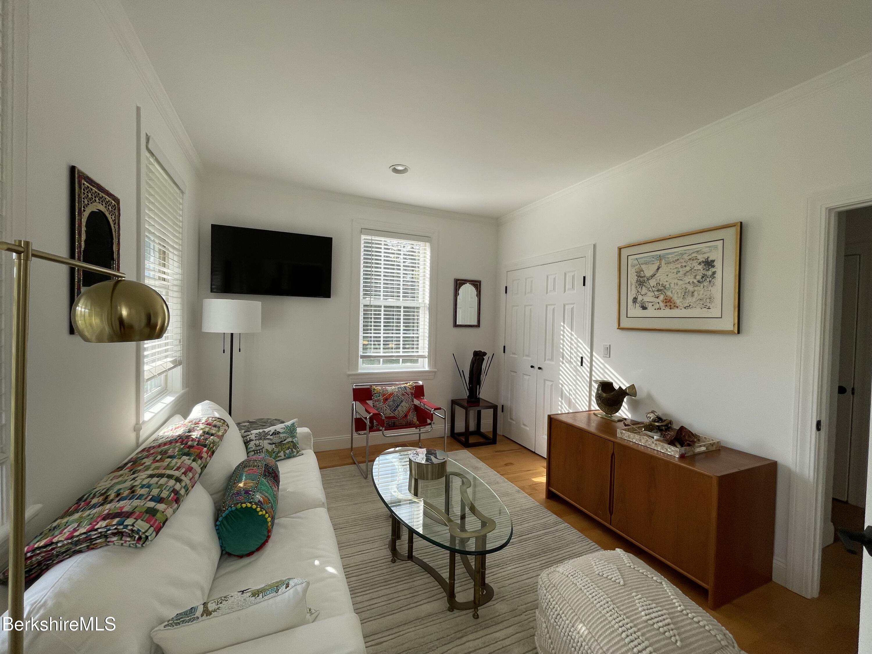 124 Egremont Plain Rd