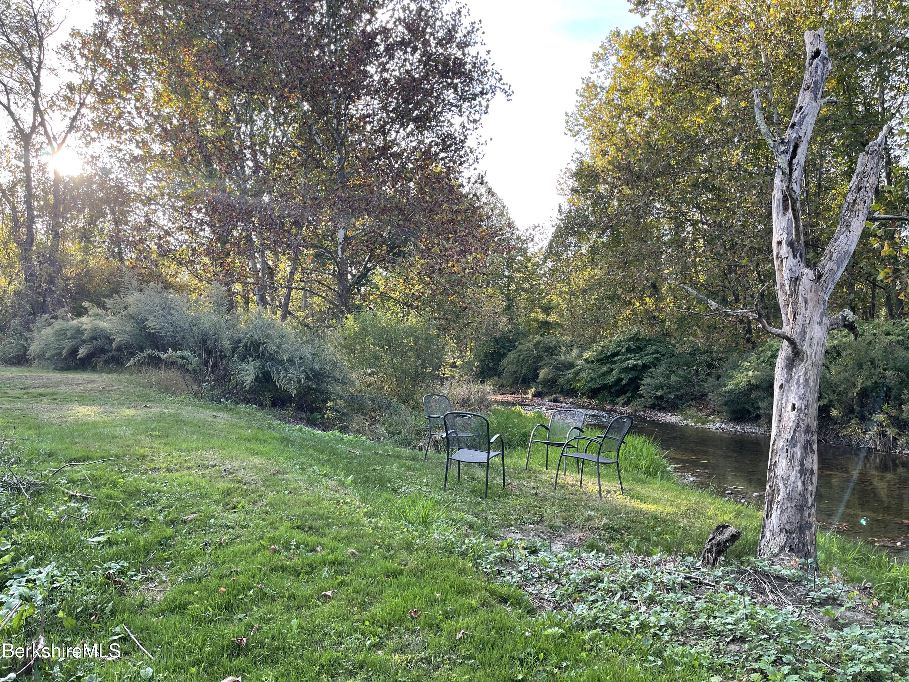 124 Egremont Plain Rd