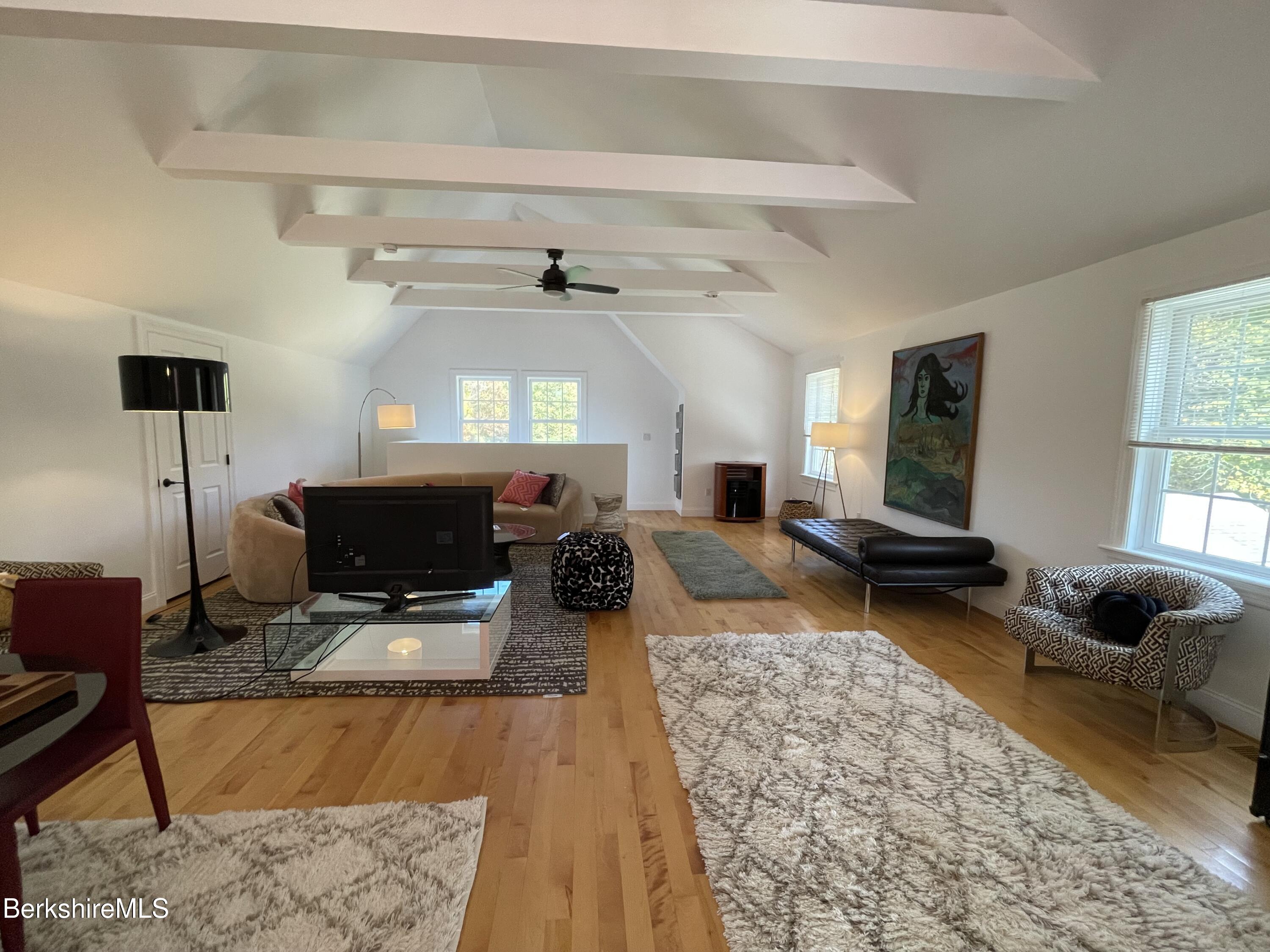 124 Egremont Plain Rd