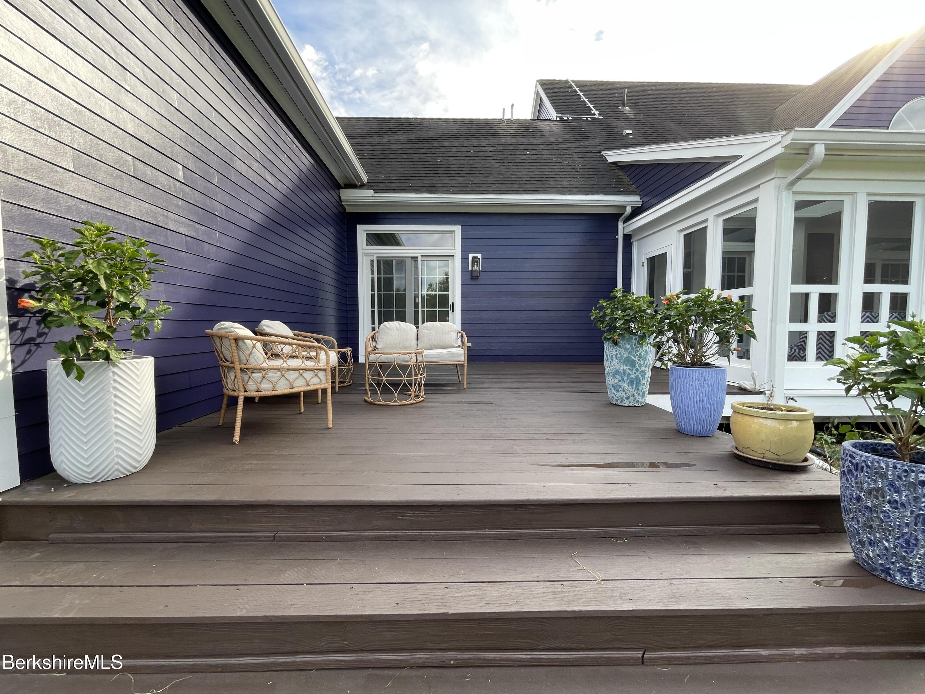 124 Egremont Plain Rd