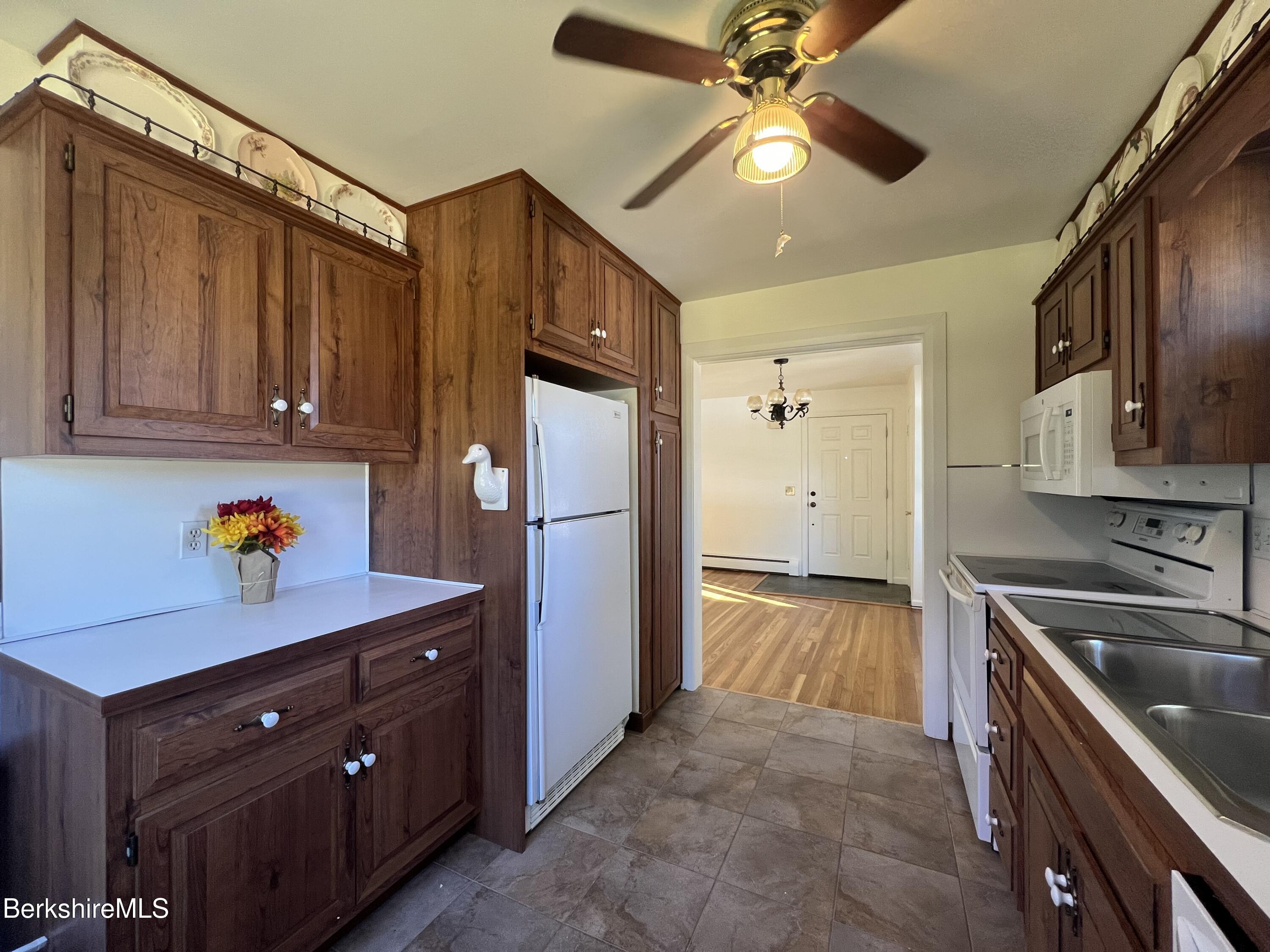 39 Highlawn Dr
