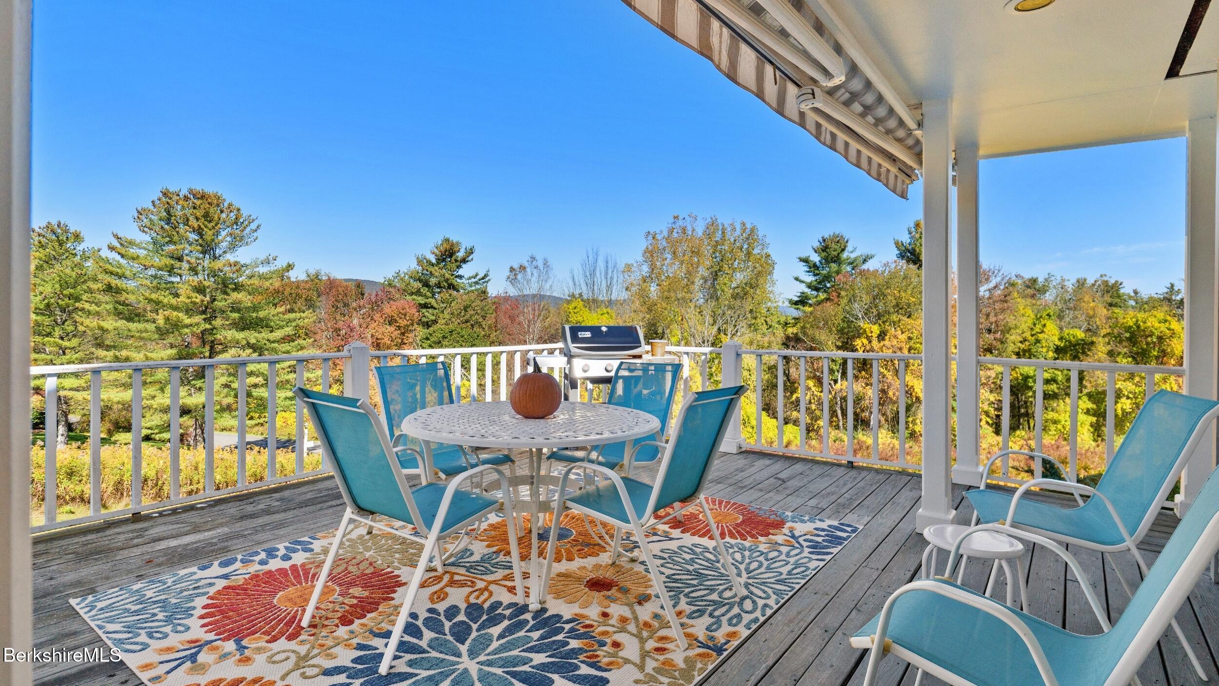 1136 Barker Rd, 11