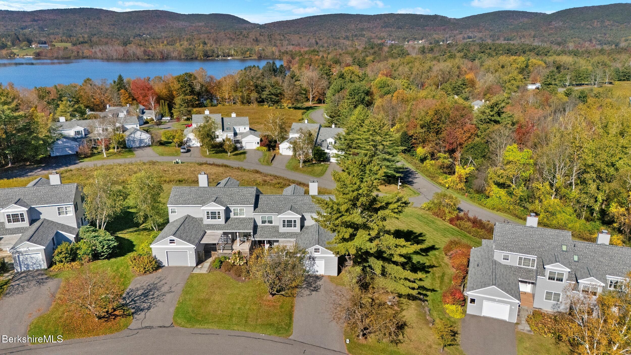 1136 Barker Rd, 11