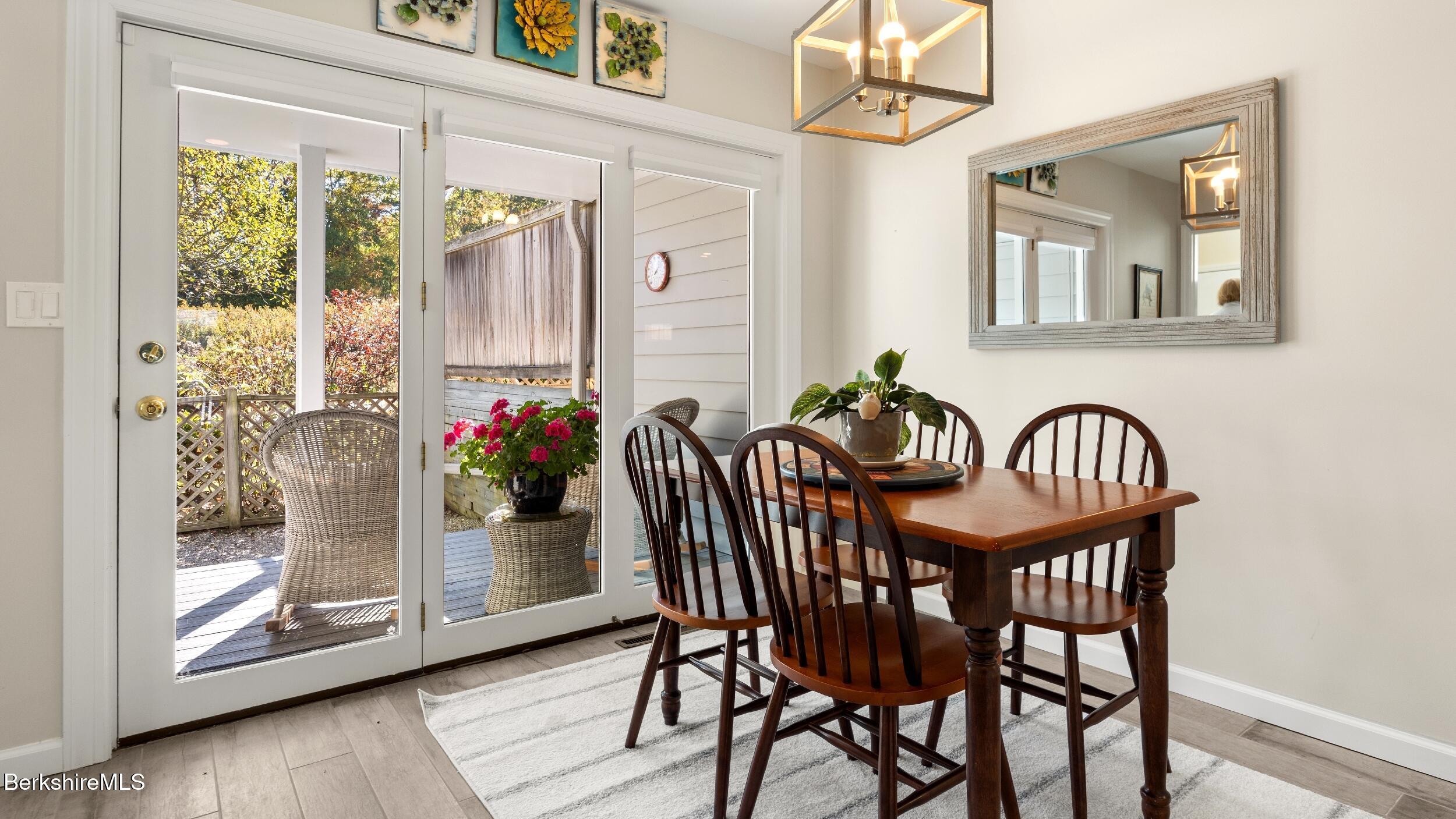 1136 Barker Rd, 11