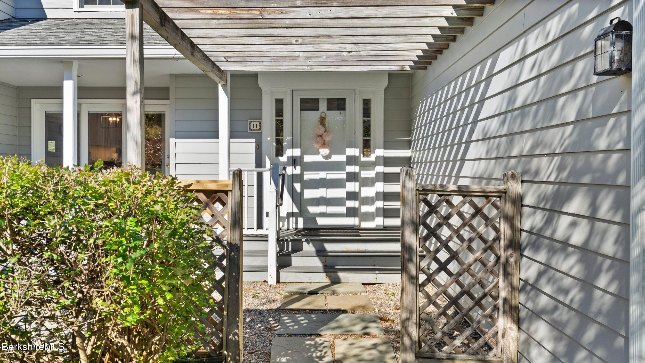 1136 Barker Rd, 11