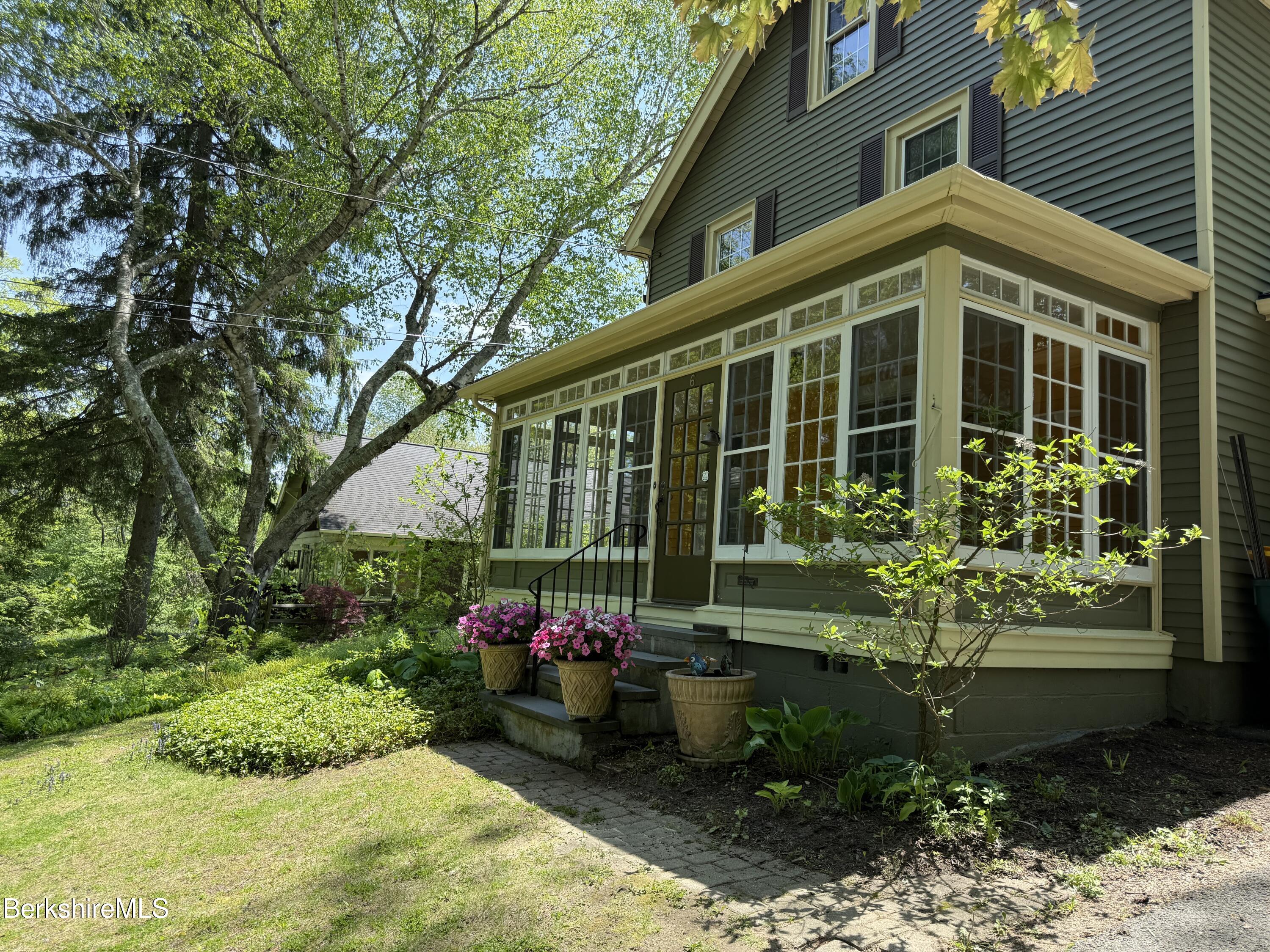 6 Beacon Hill