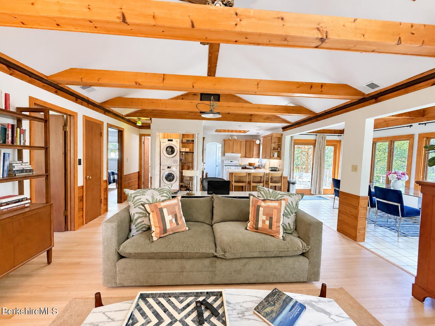 10 Mahkeenac Trail