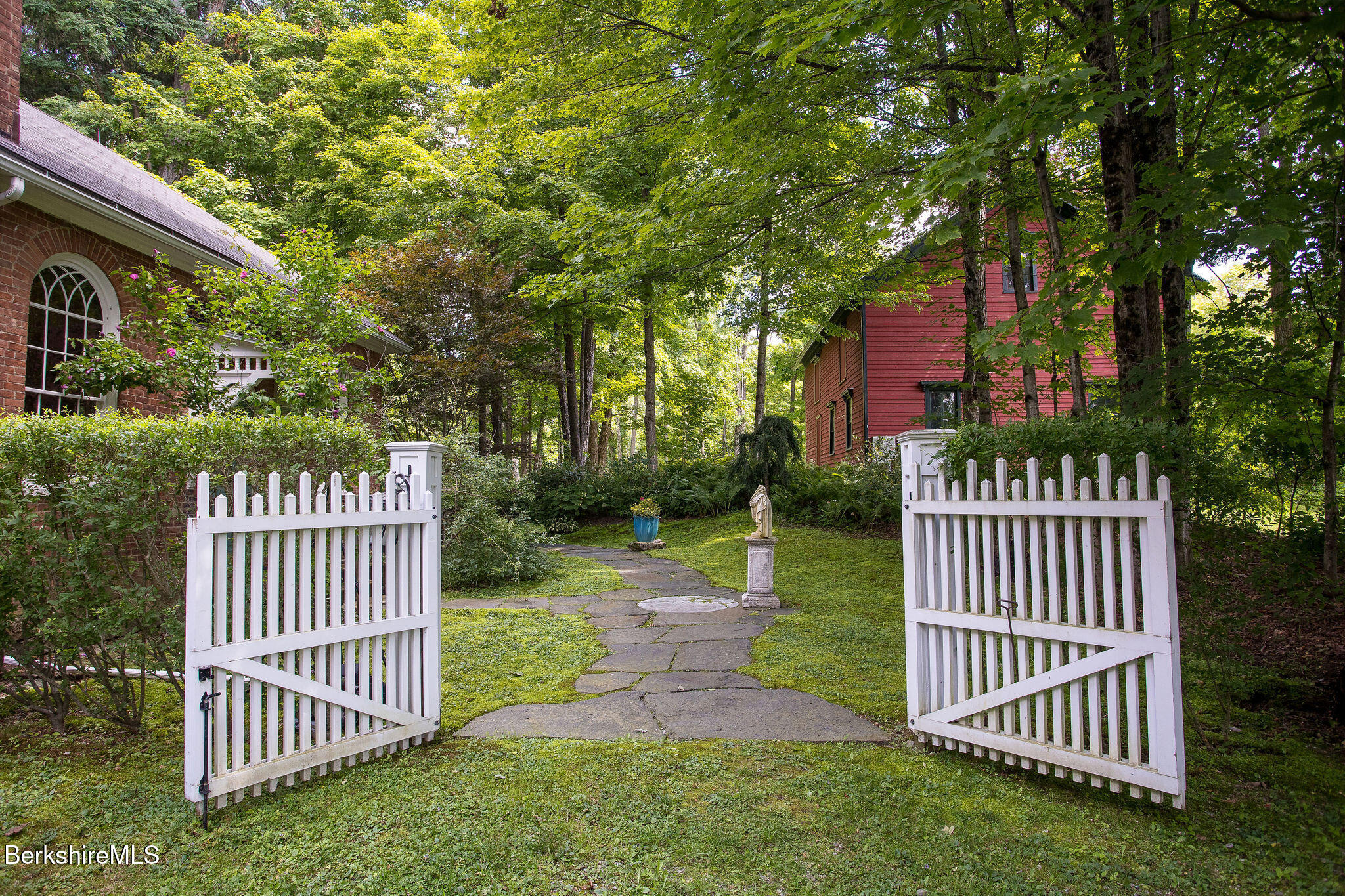 6 Willard Hill Rd