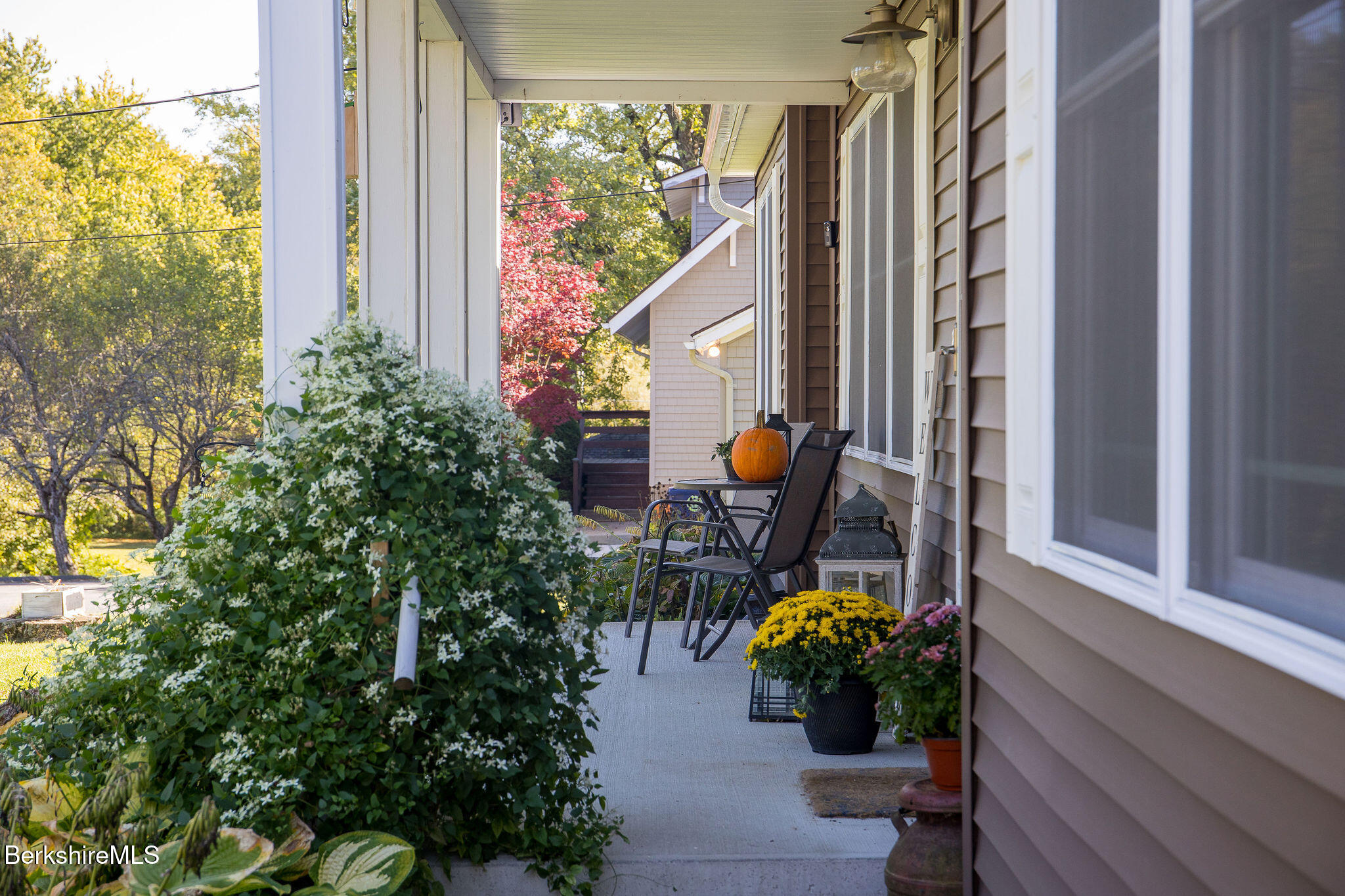 25 Raymond Dr