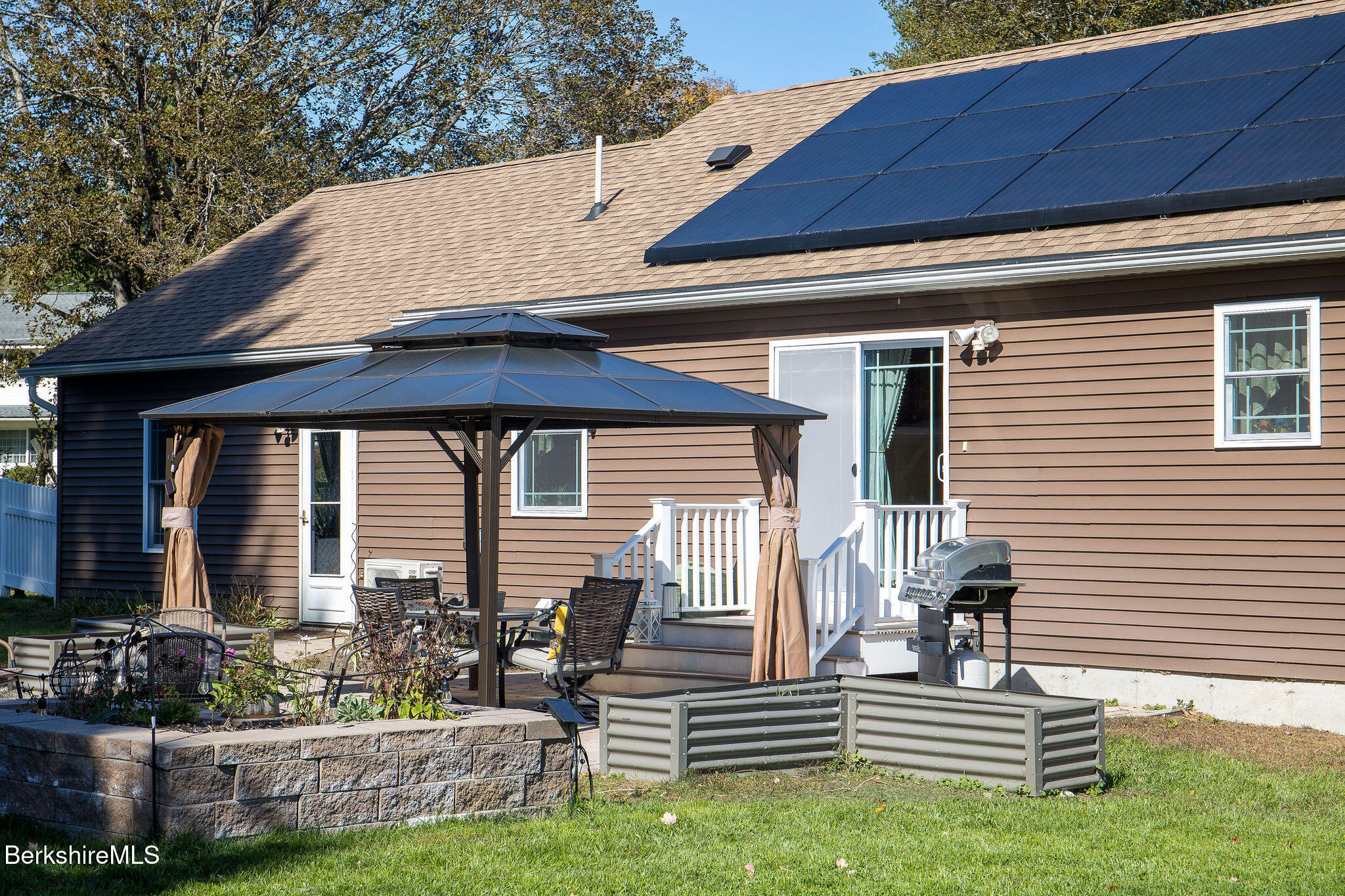 25 Raymond Dr
