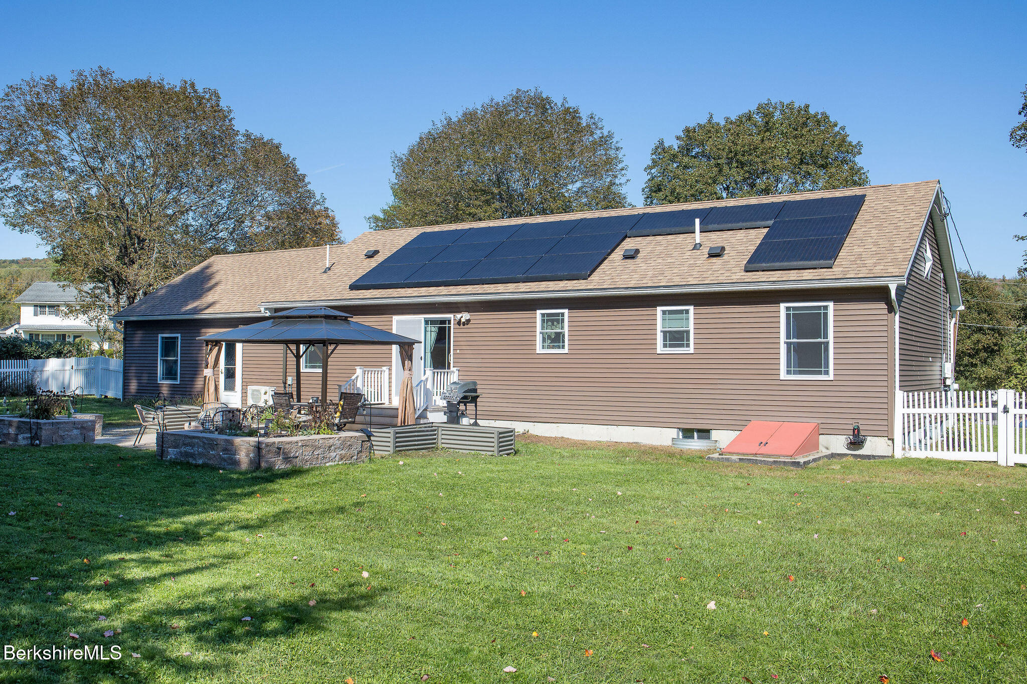 25 Raymond Dr