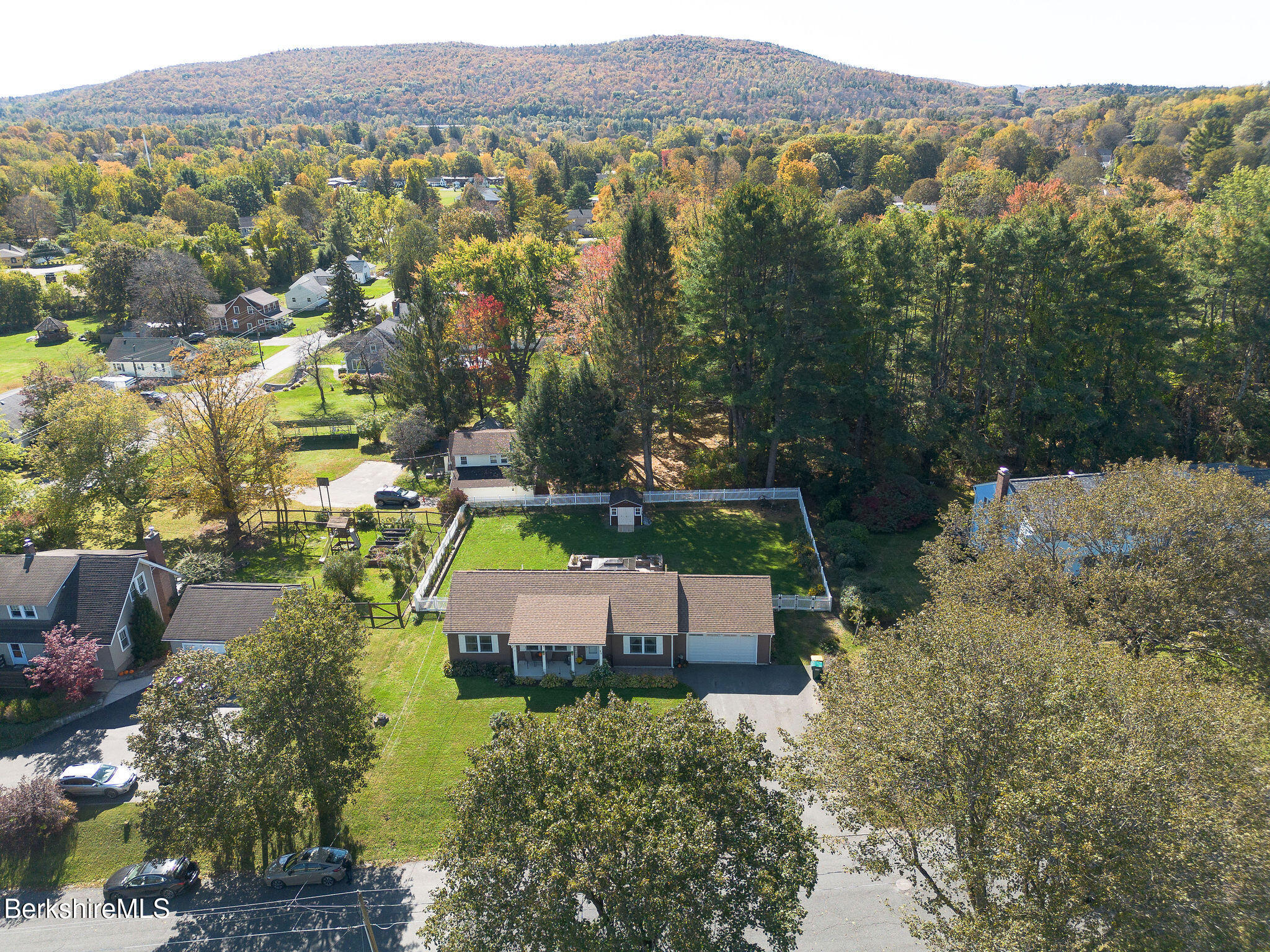 25 Raymond Dr